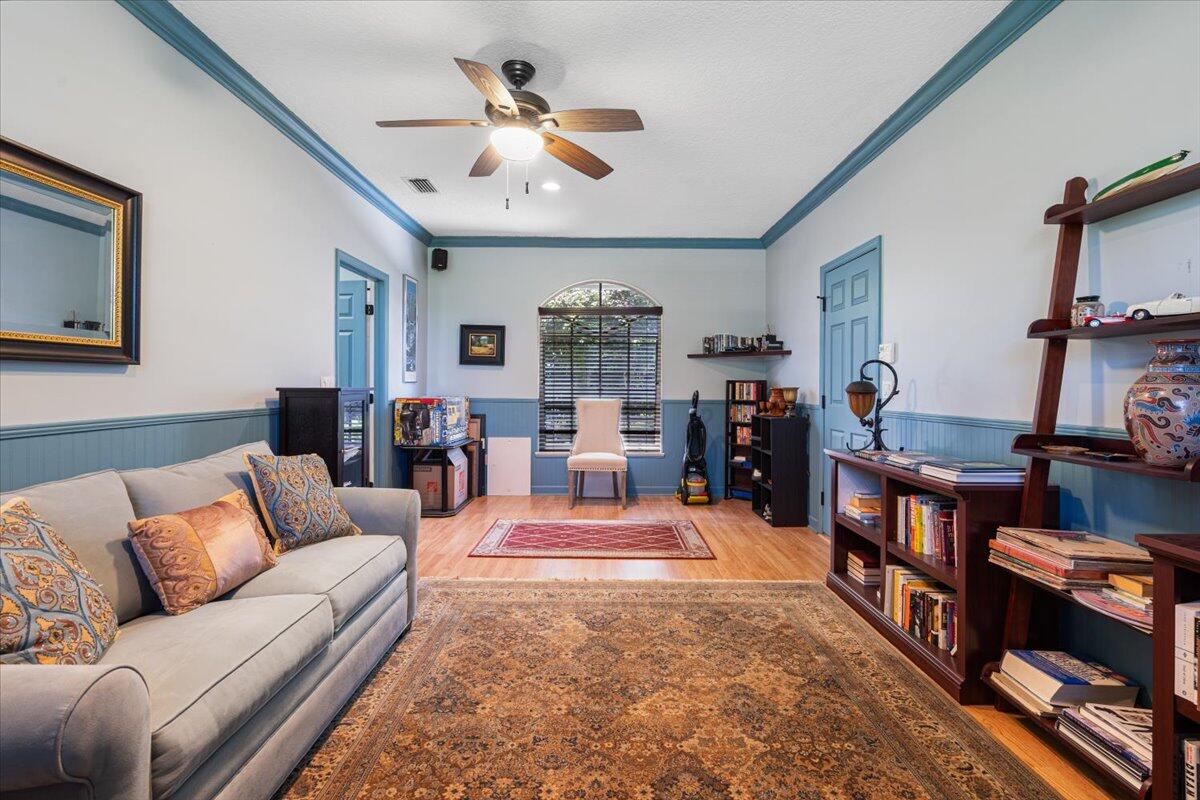 11000 Pine Creek Lane