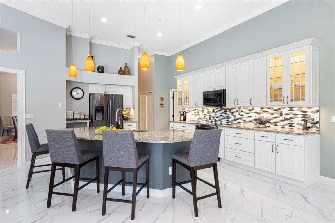 11000 Pine Creek Lane