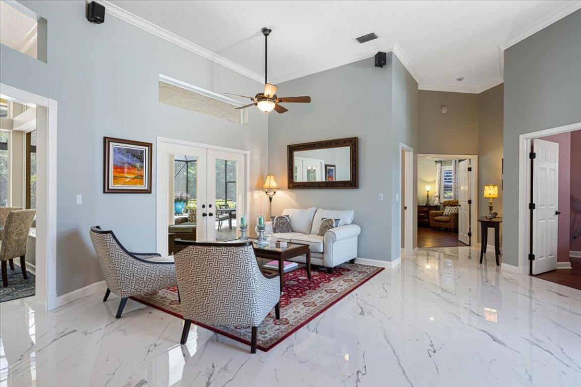 11000 Pine Creek Lane