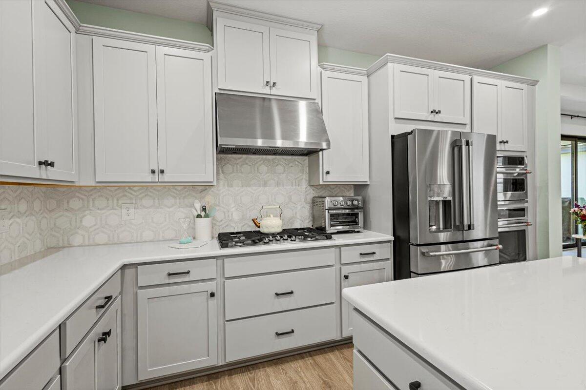 10027 SW Santini Road