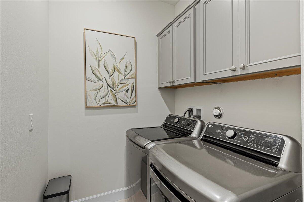 10027 SW Santini Road