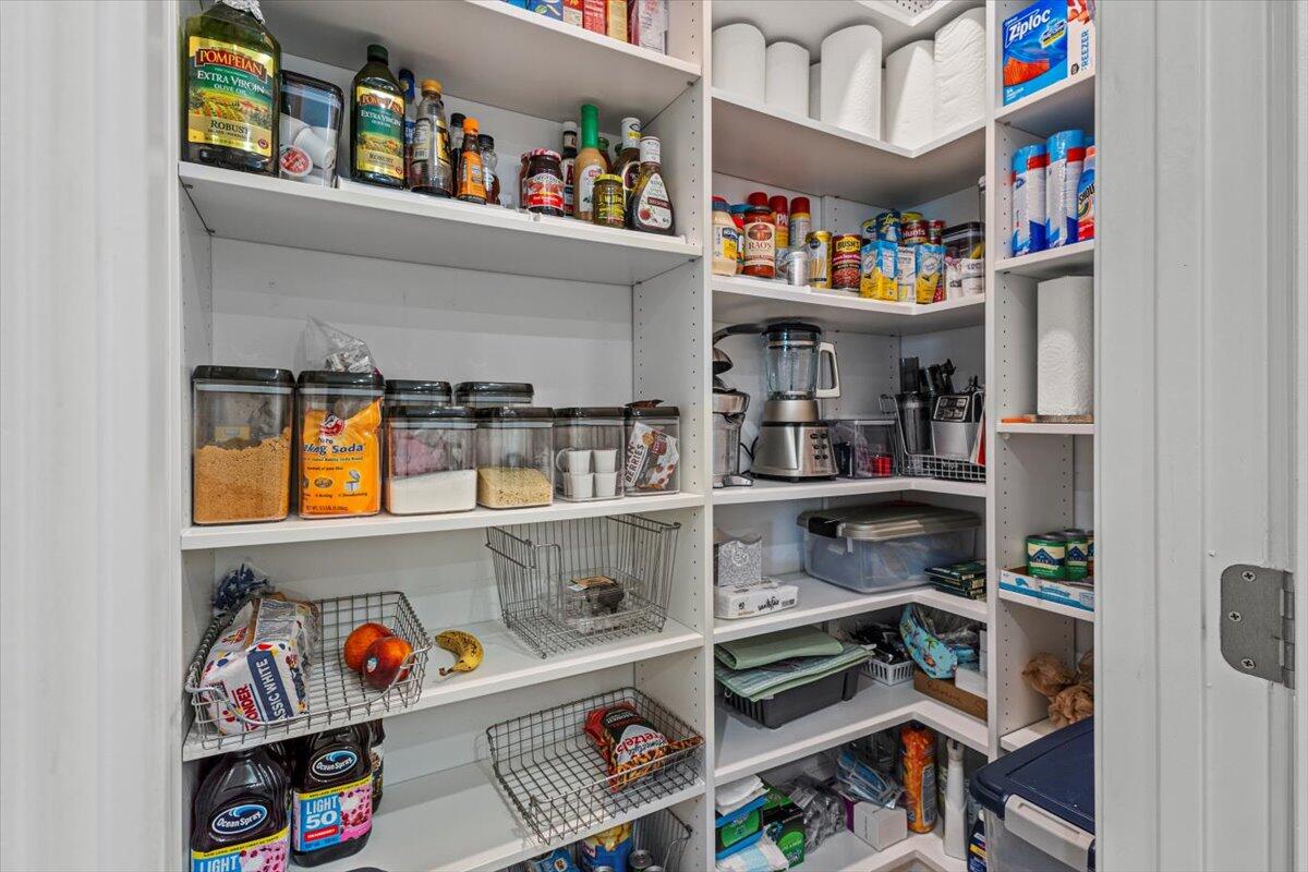 10027 SW Santini Road