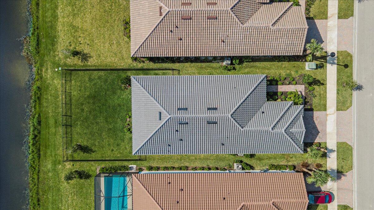 10027 SW Santini Road