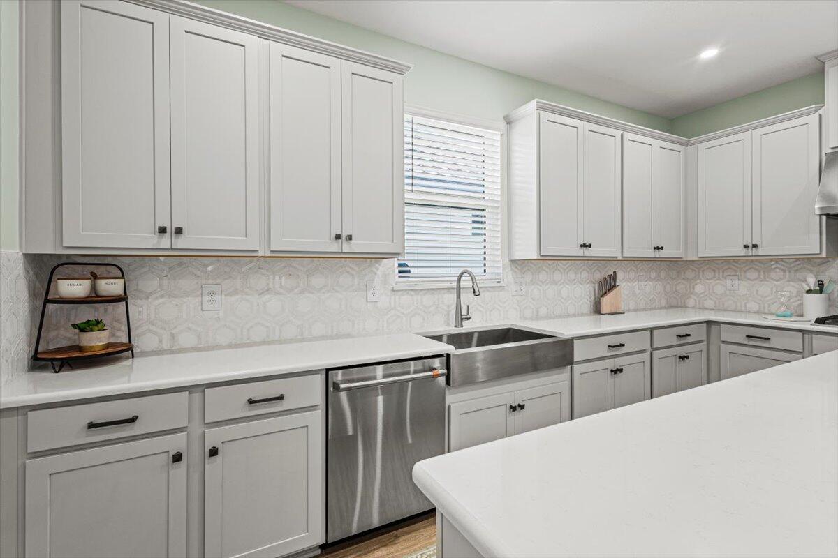 10027 SW Santini Road