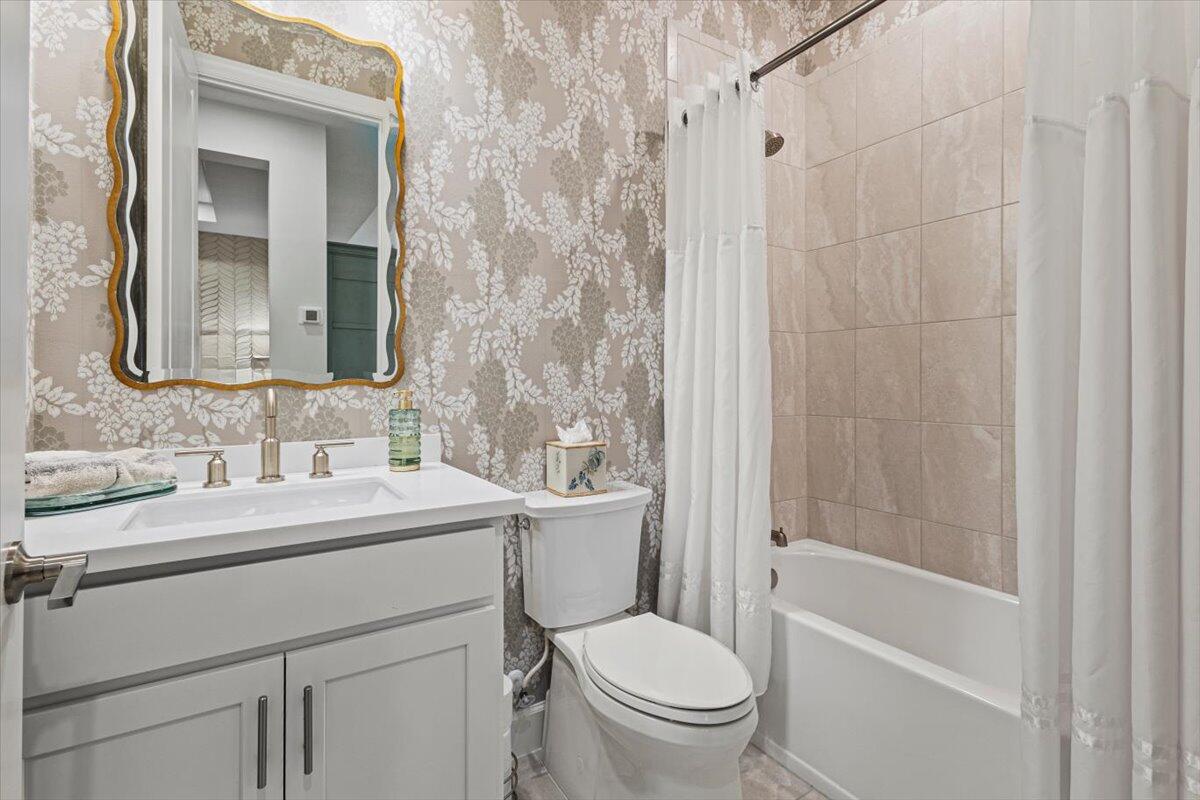 10027 SW Santini Road