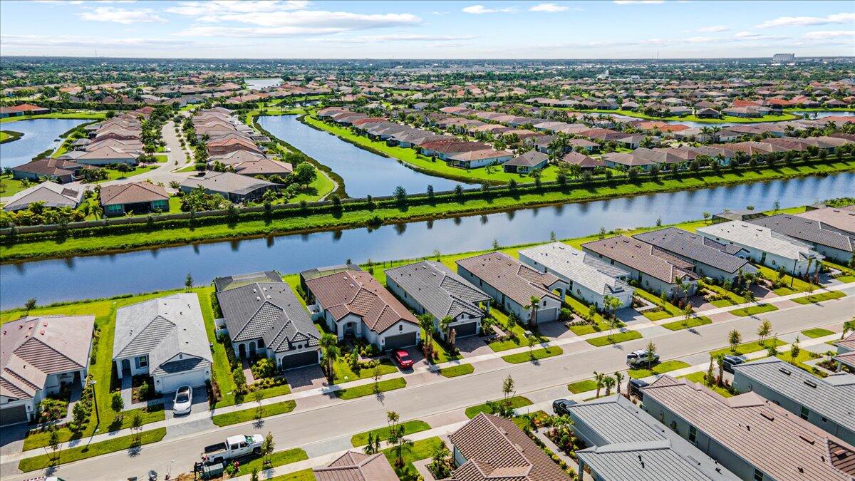 10027 SW Santini Road