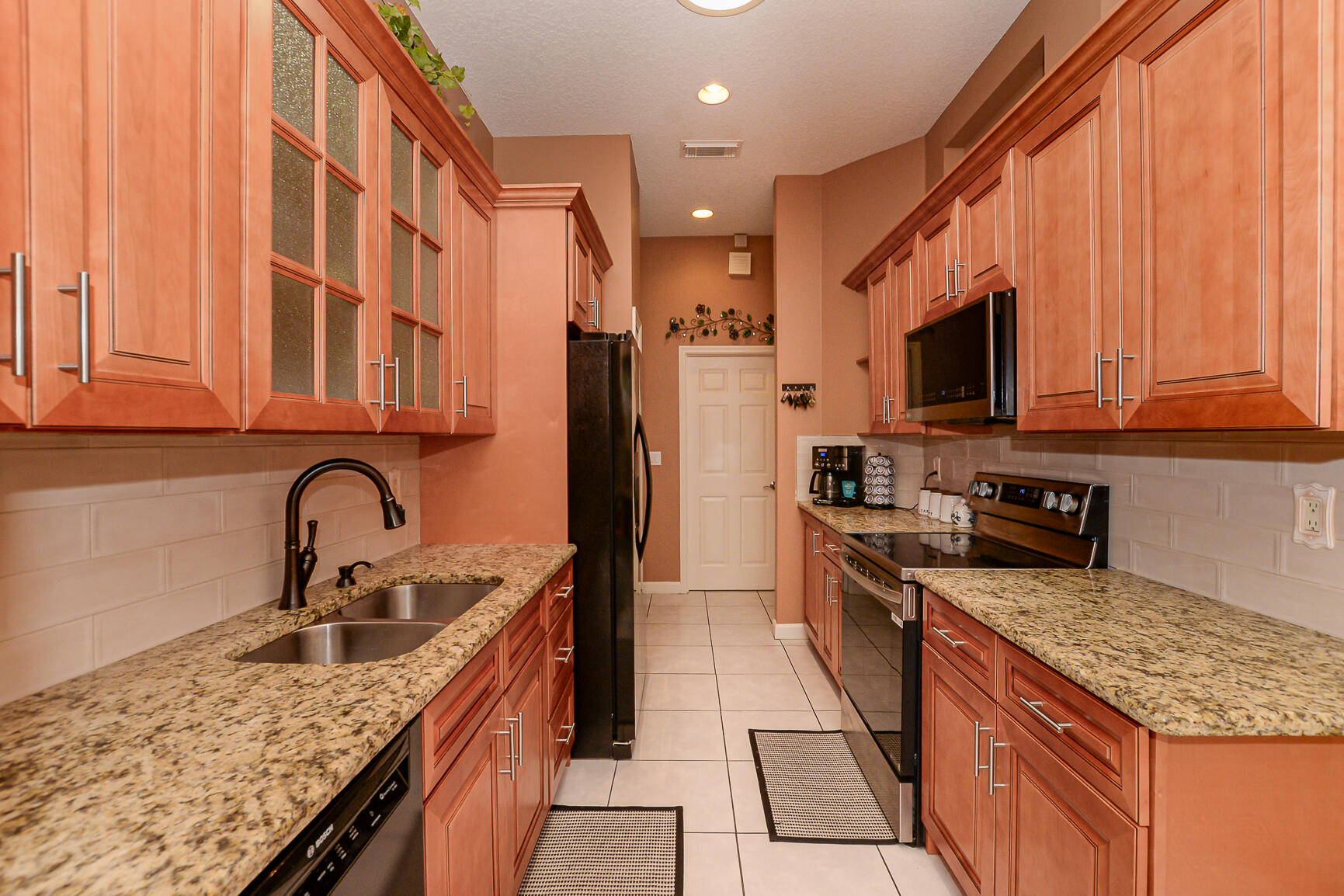 647 SW Andros Circle