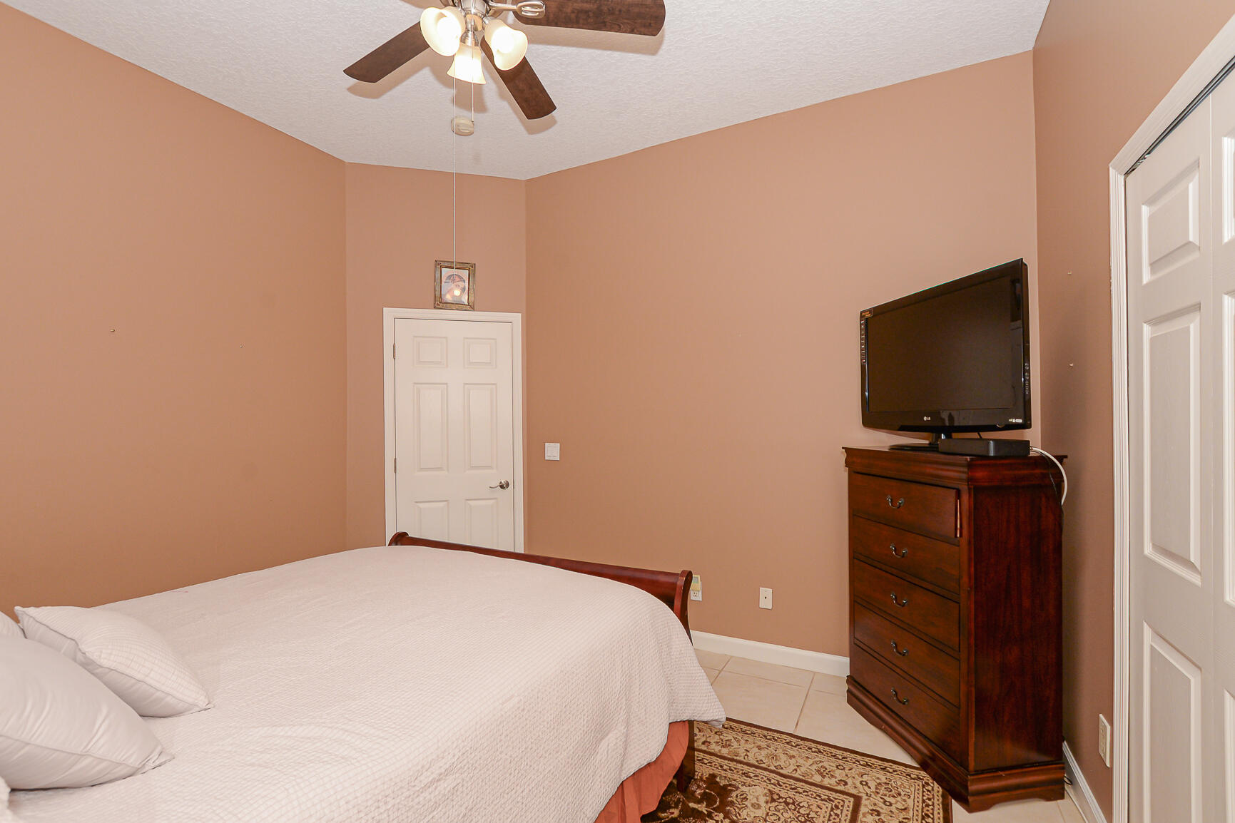 647 SW Andros Circle