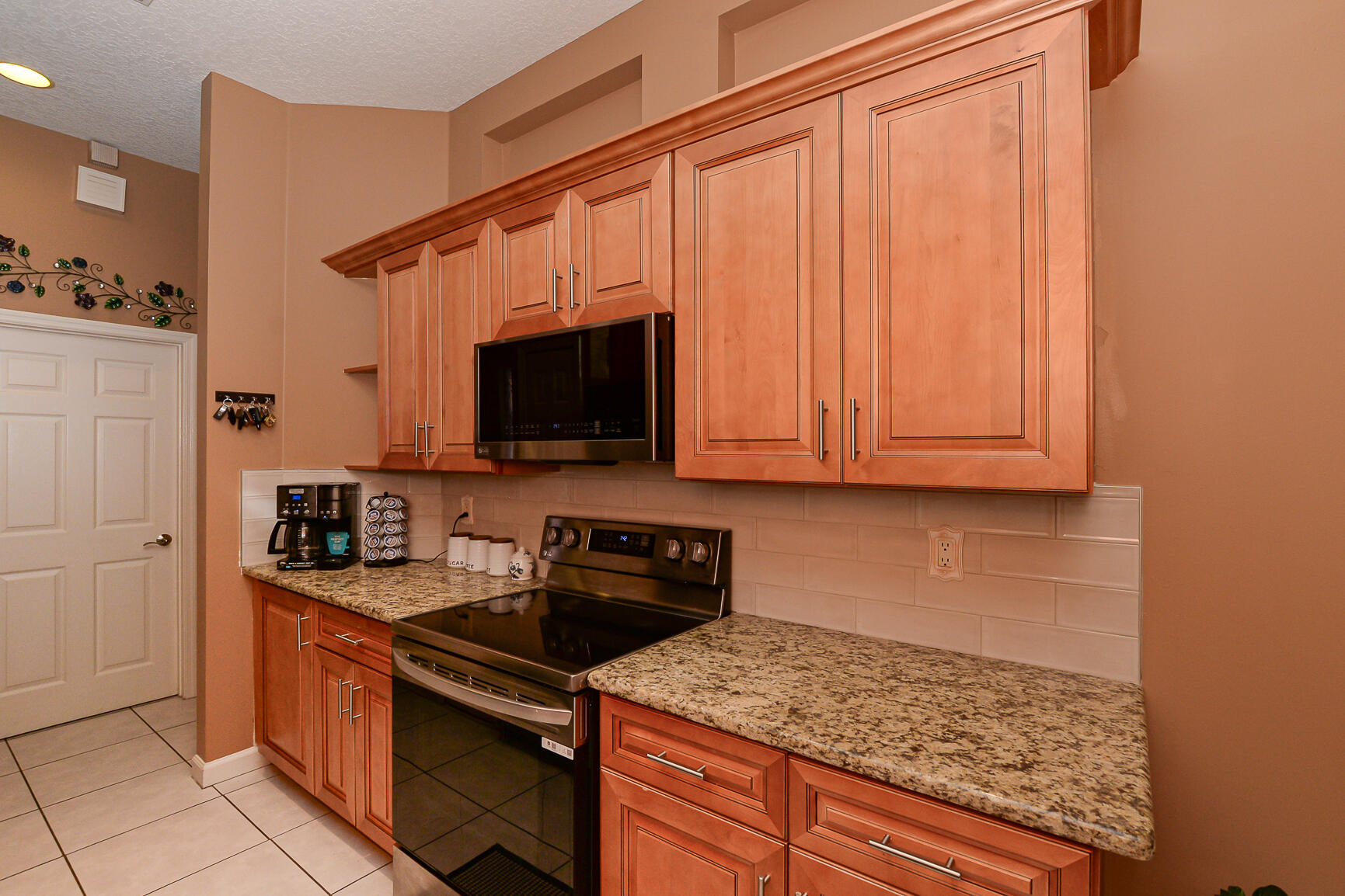 647 SW Andros Circle