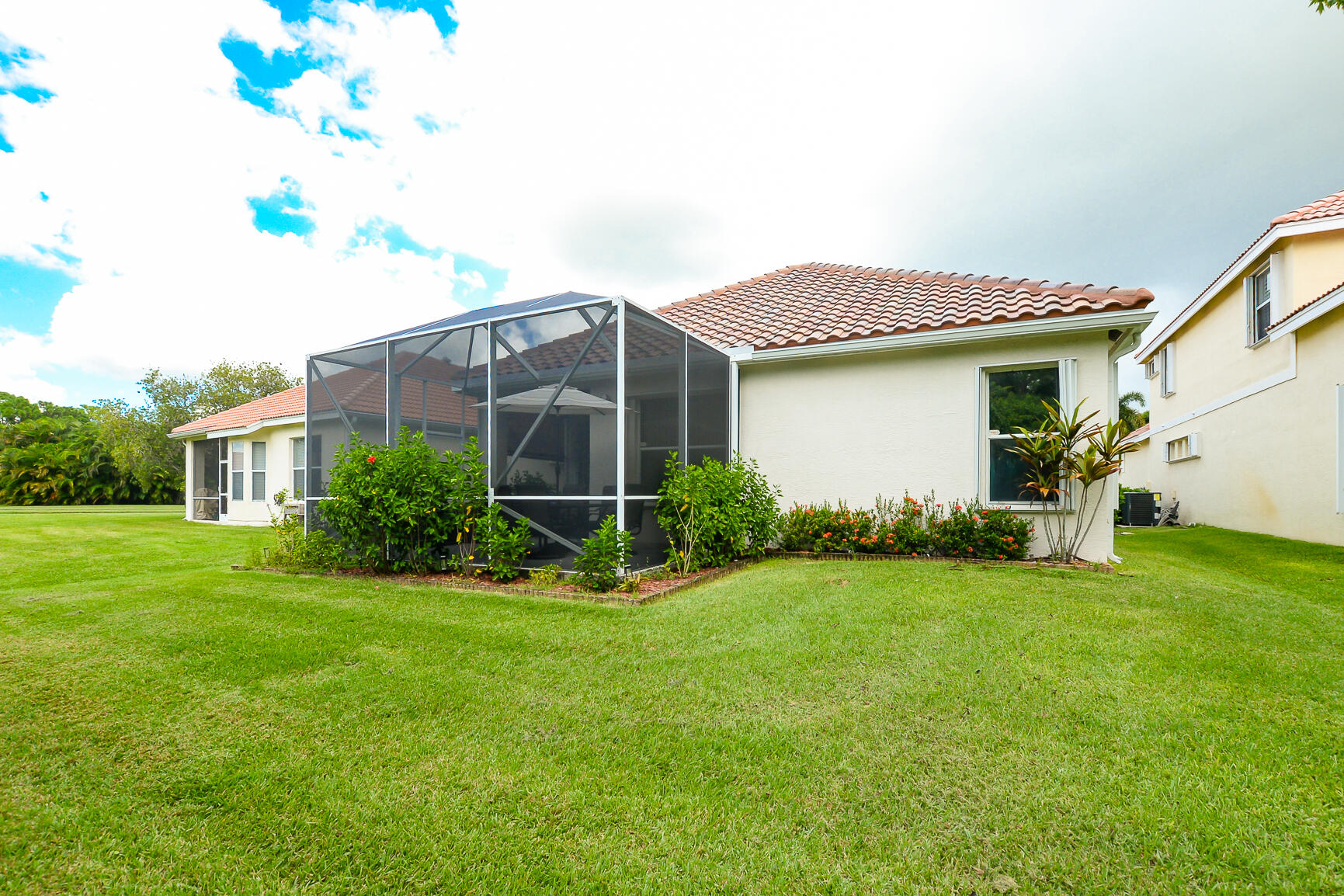 647 SW Andros Circle