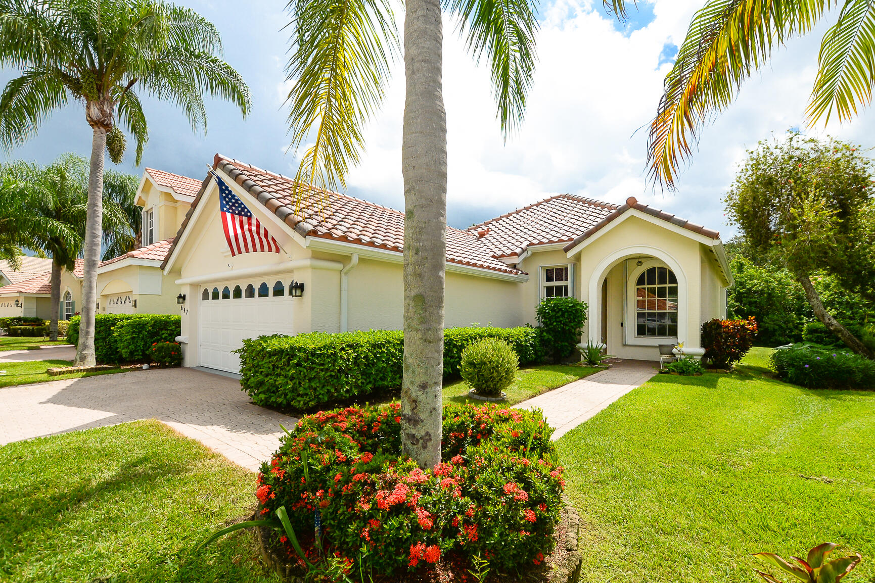 647 SW Andros Circle