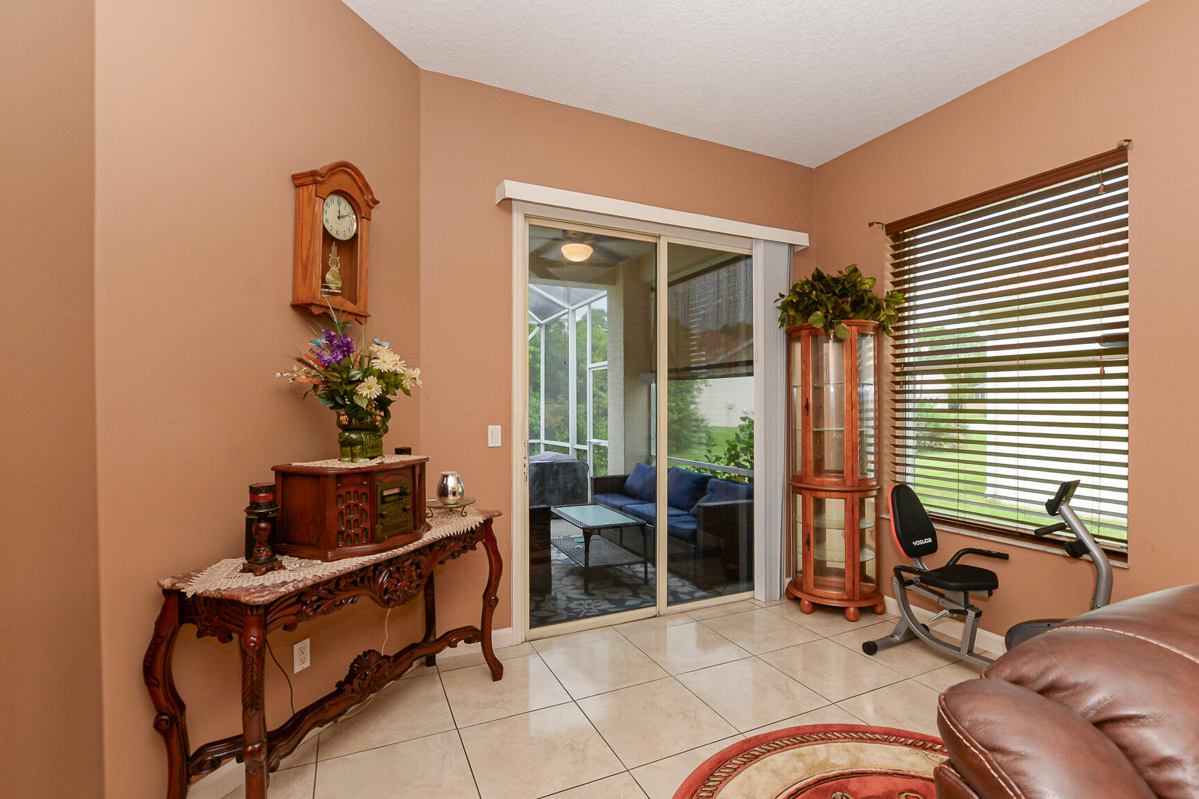 647 SW Andros Circle