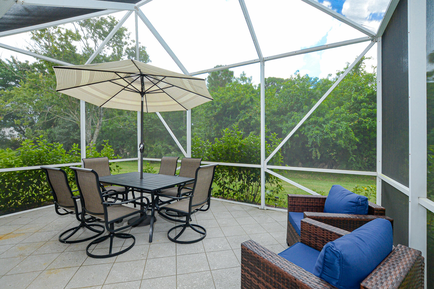 647 SW Andros Circle