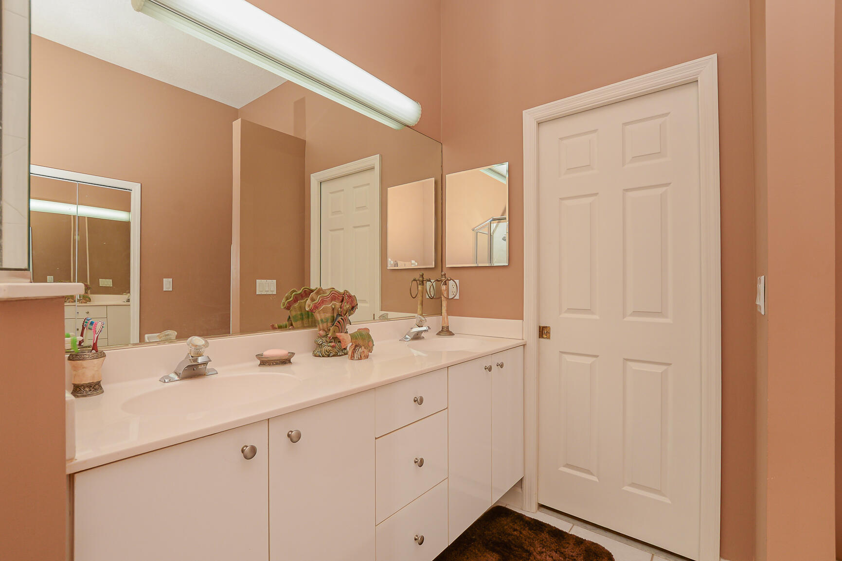 647 SW Andros Circle