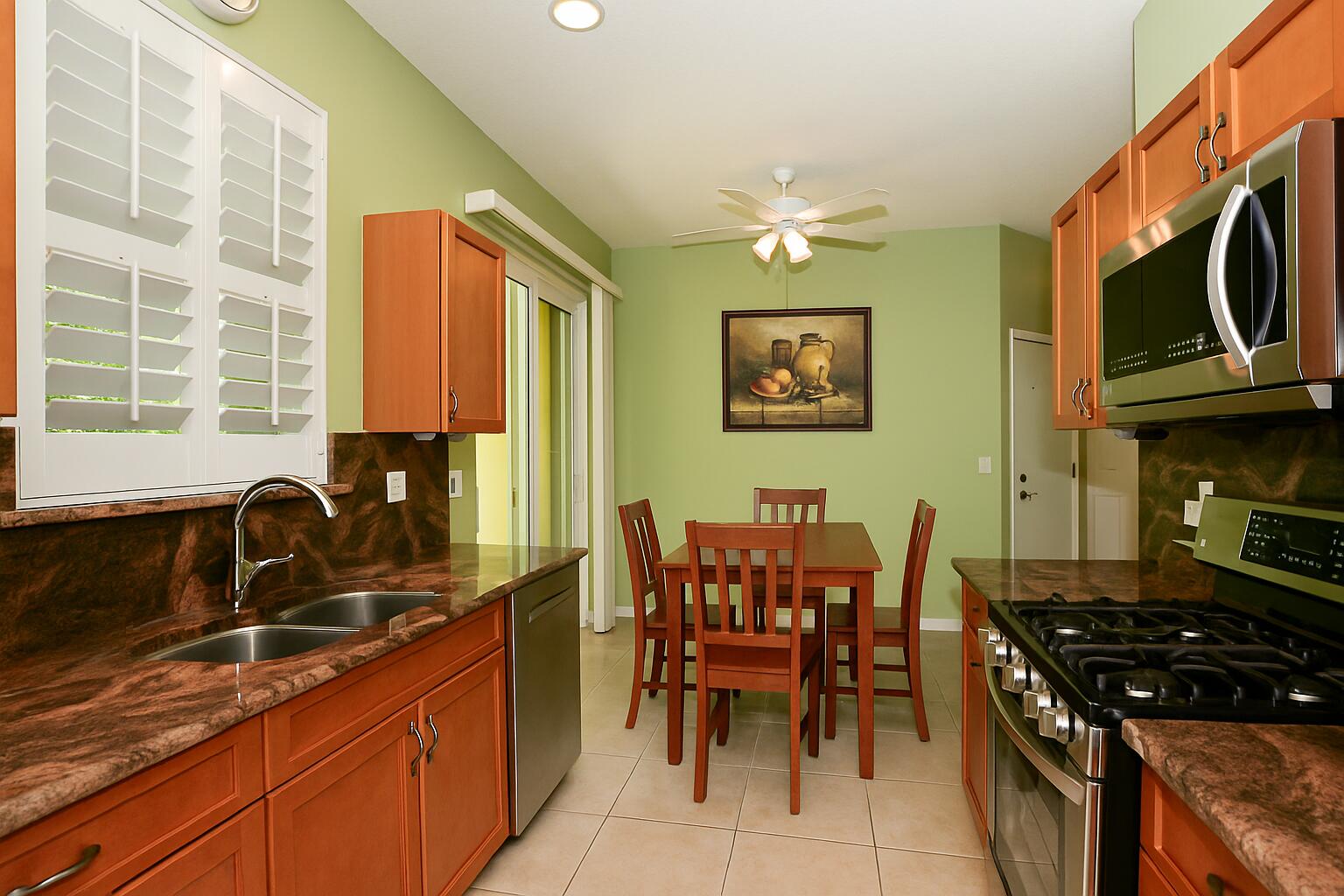 841 SW Rocky Bayou Terrace