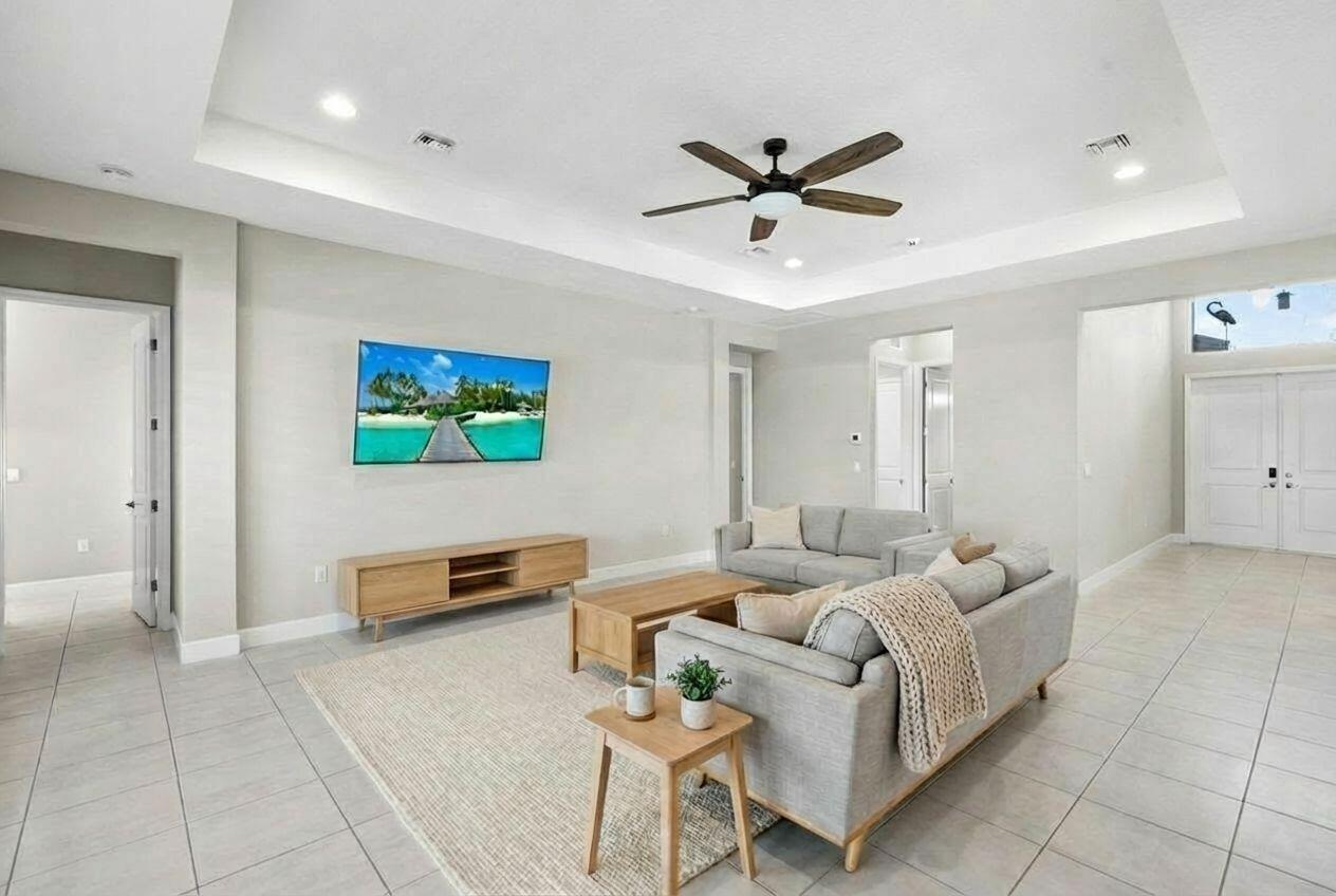 11974 SW Laguna Bay Parkway