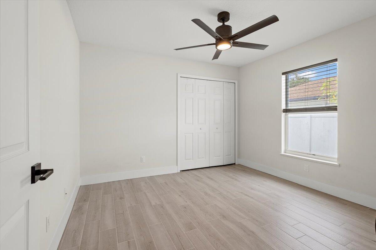 5207 NW South Lovoy Circle