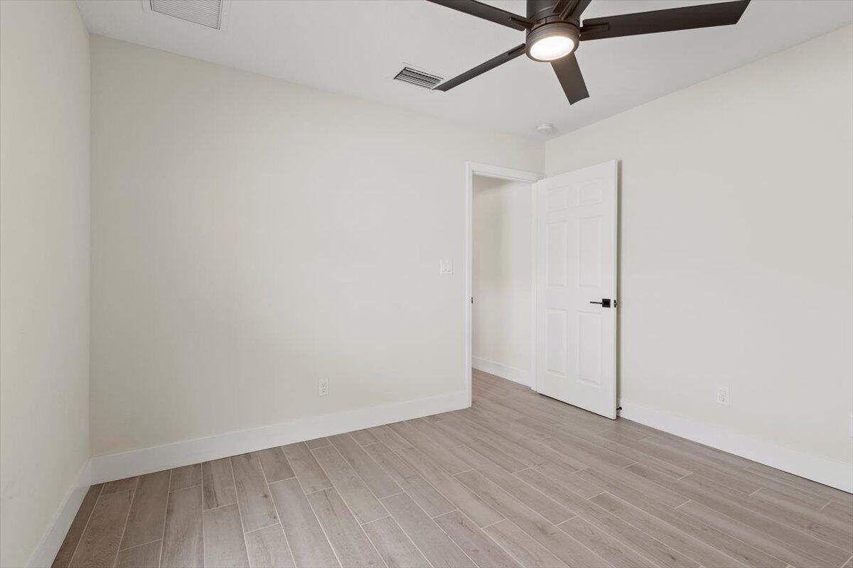 5207 NW South Lovoy Circle