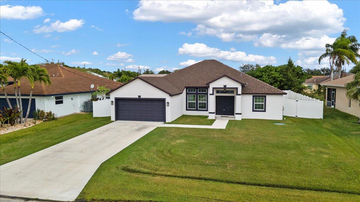 5207 NW South Lovoy Circle