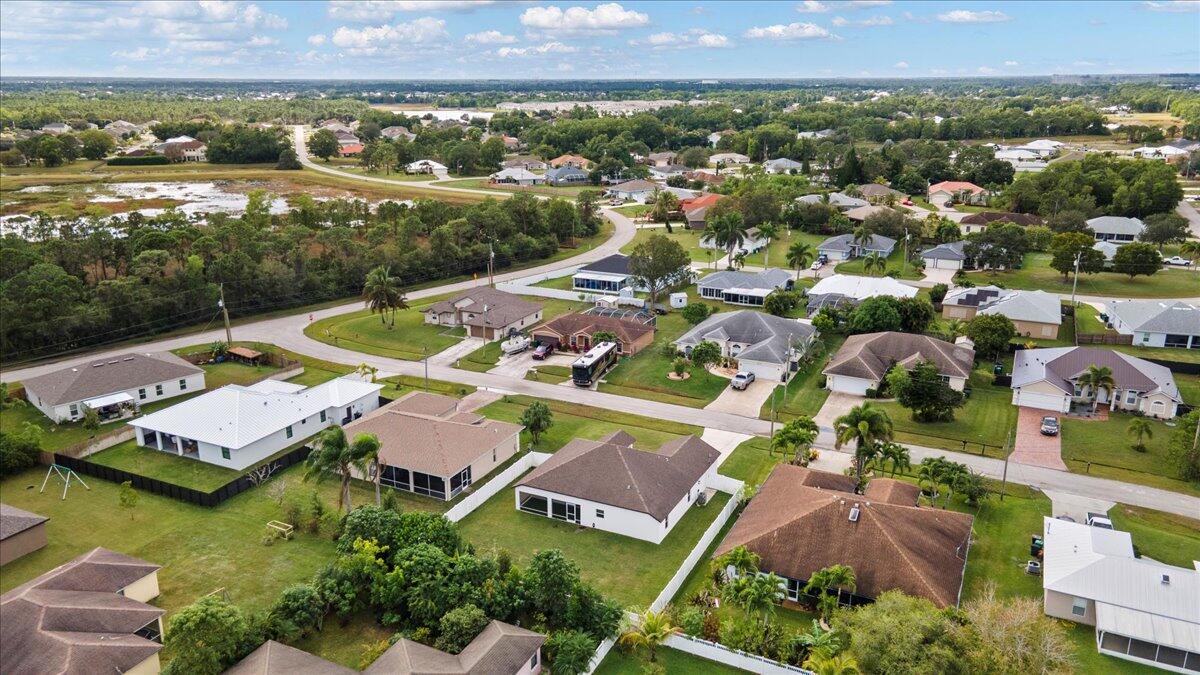 5207 NW South Lovoy Circle