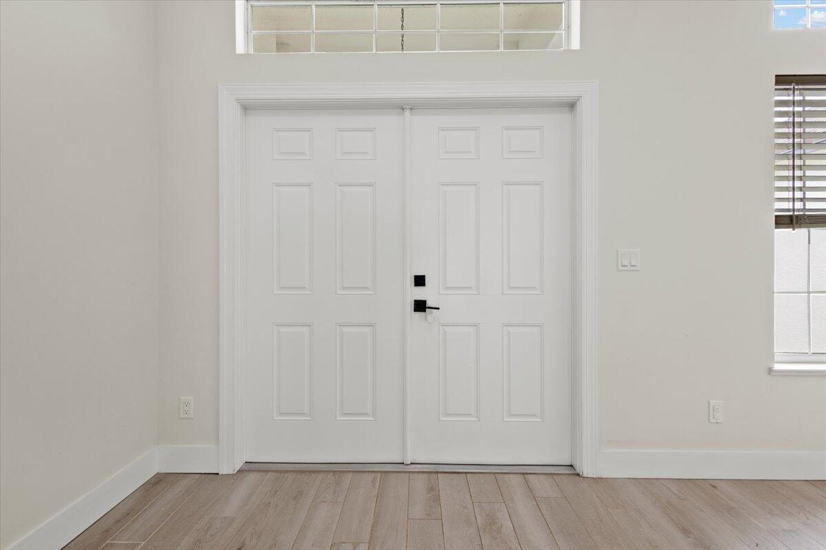 5207 NW South Lovoy Circle