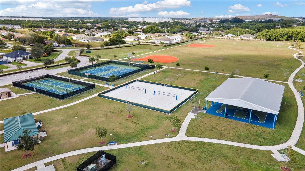 5207 NW South Lovoy Circle