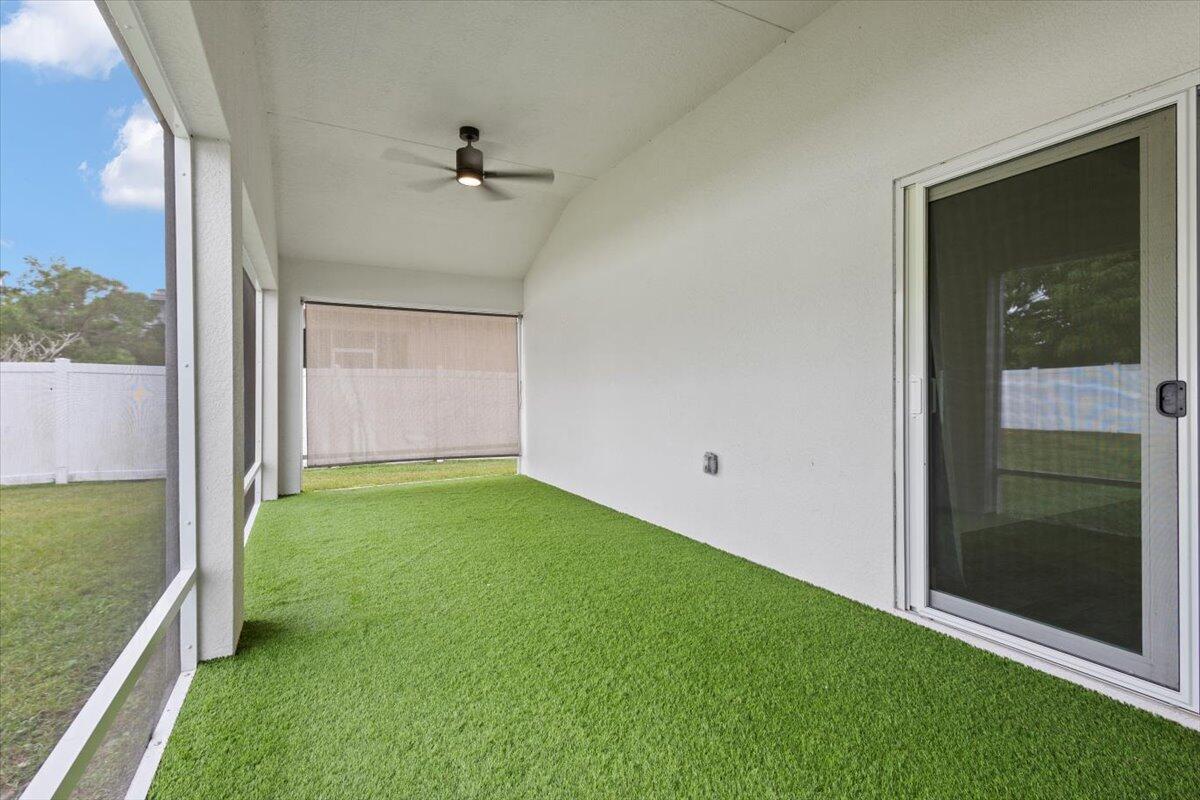 5207 NW South Lovoy Circle