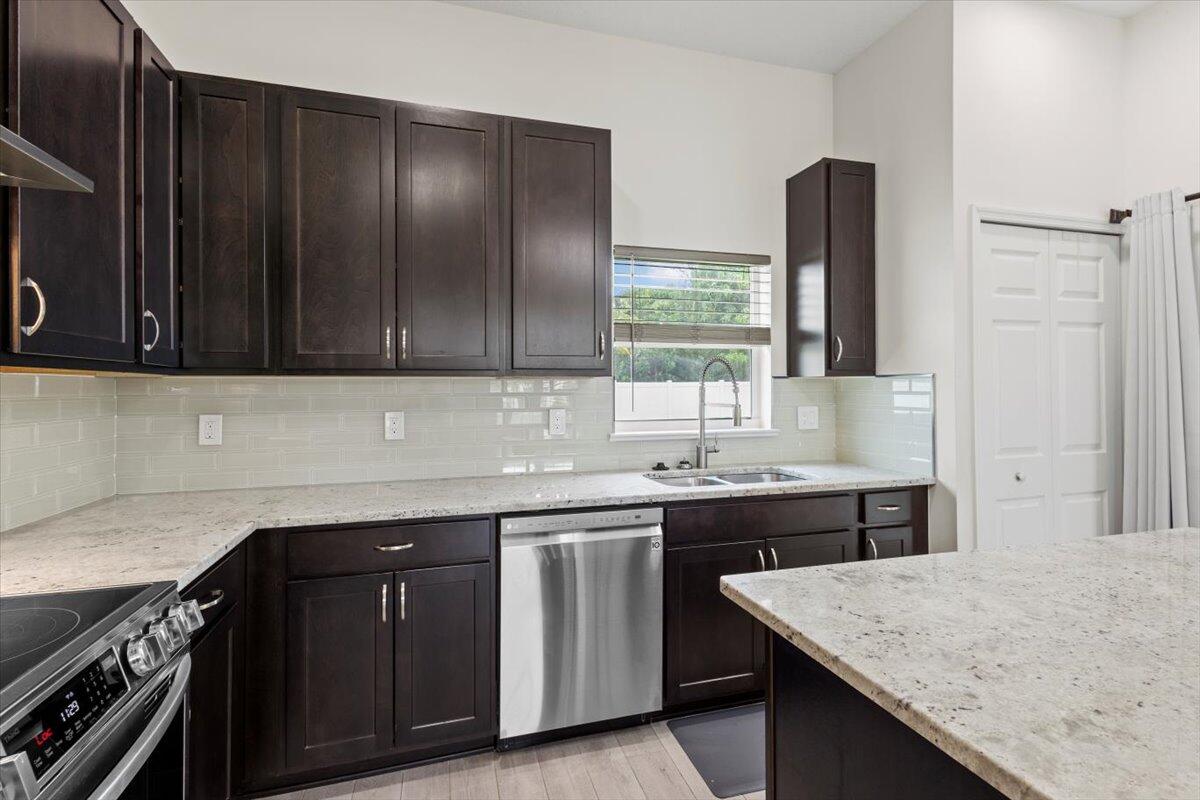 5207 NW South Lovoy Circle