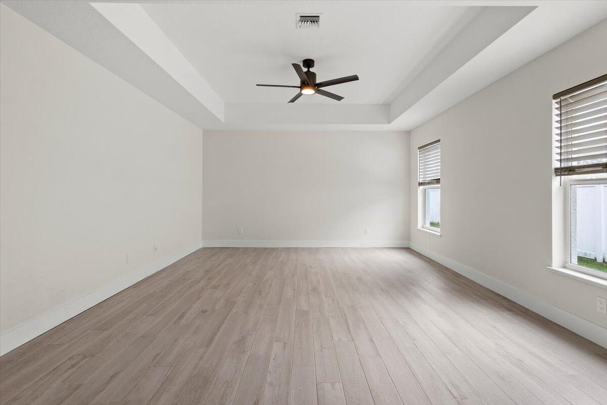 5207 NW South Lovoy Circle