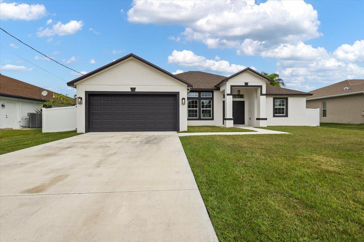 5207 NW South Lovoy Circle