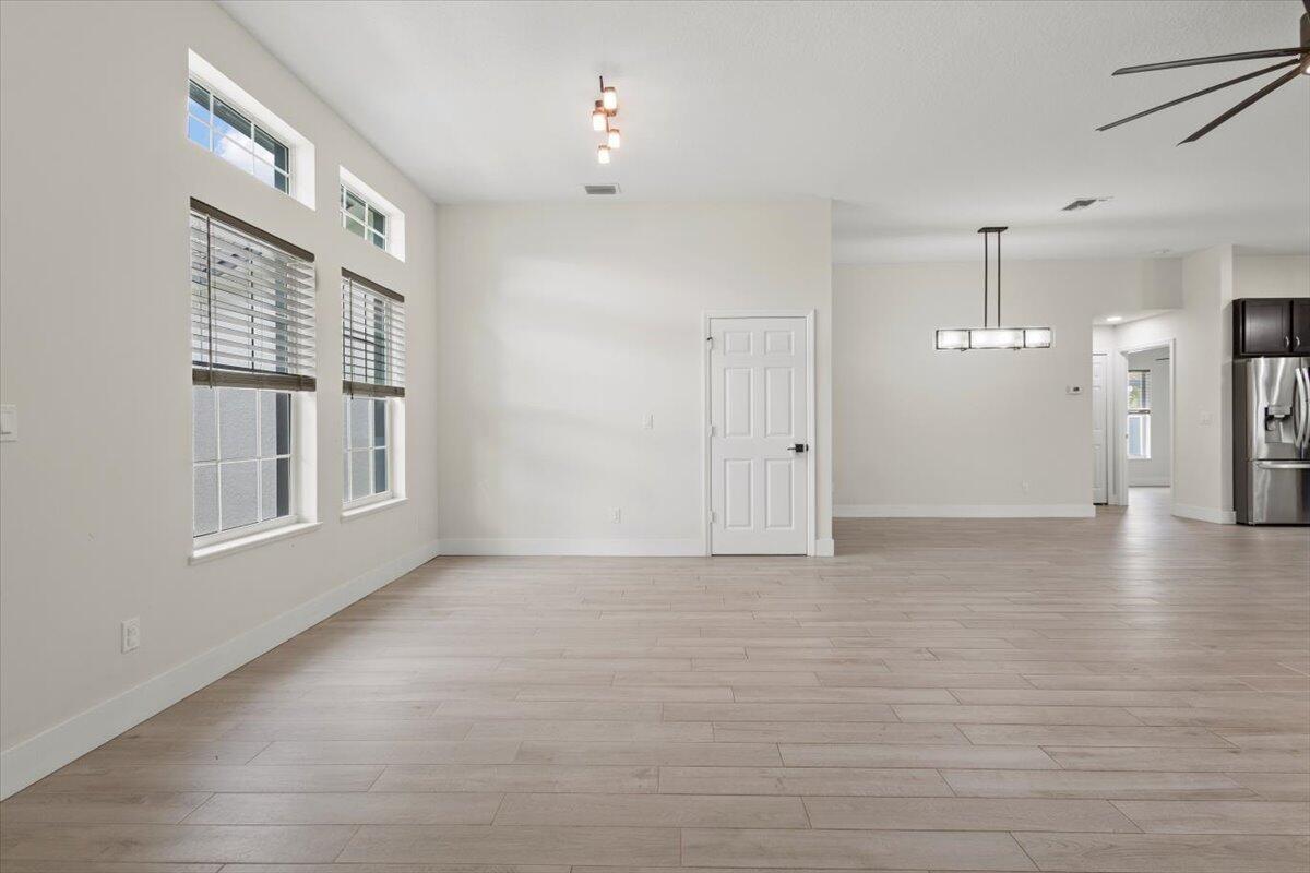 5207 NW South Lovoy Circle