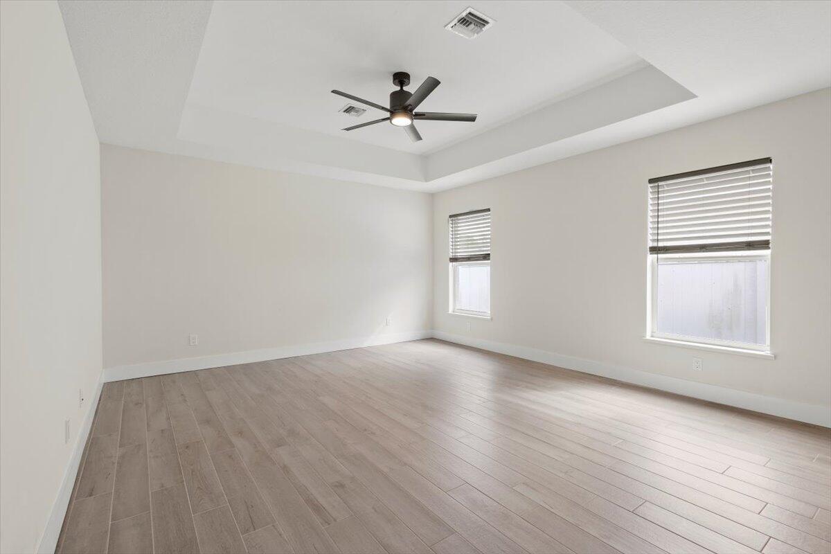 5207 NW South Lovoy Circle