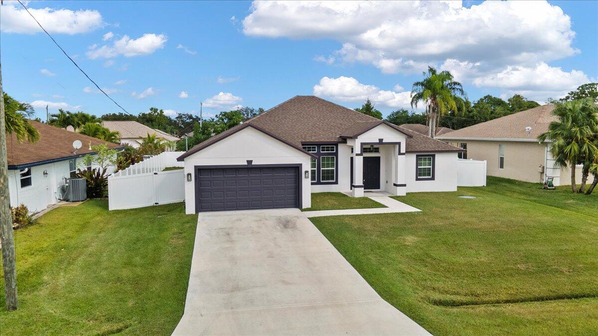 5207 NW South Lovoy Circle