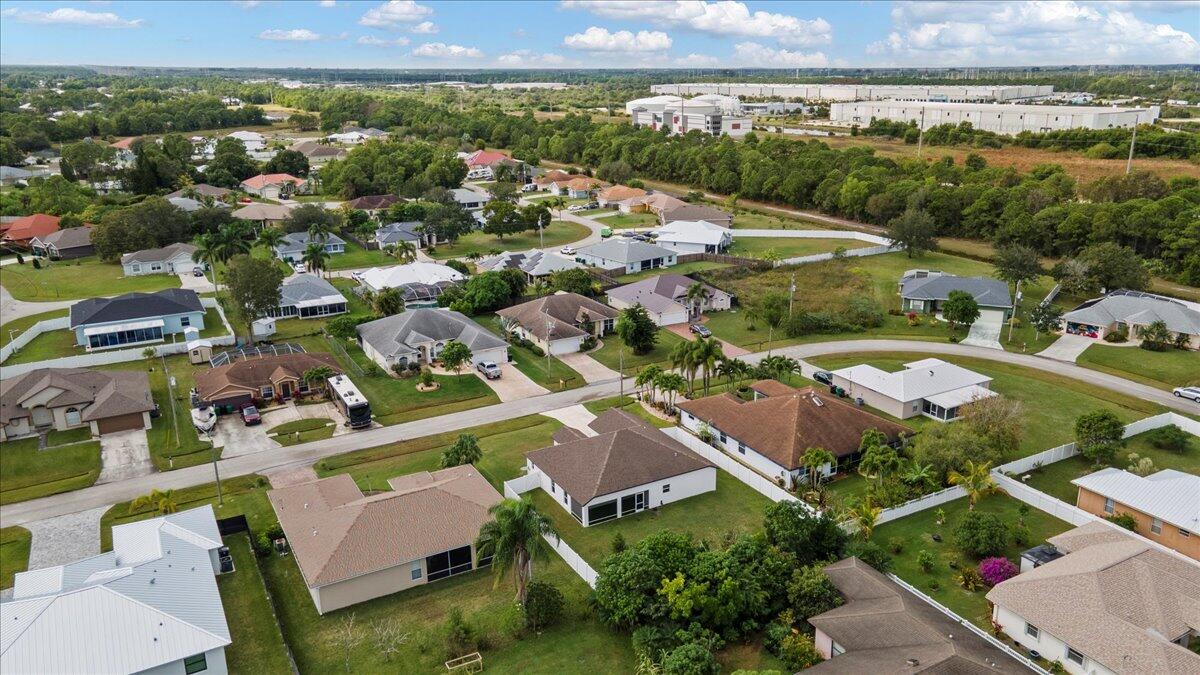 5207 NW South Lovoy Circle