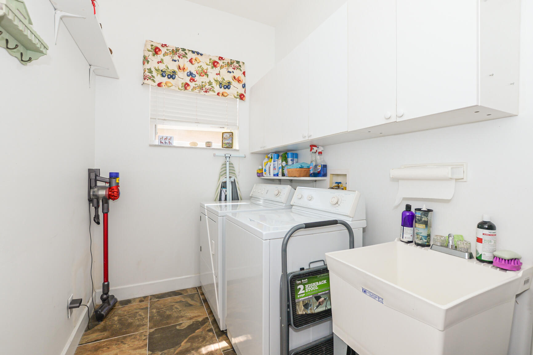 587 NW Lambrusco Drive, Port St. Lucie