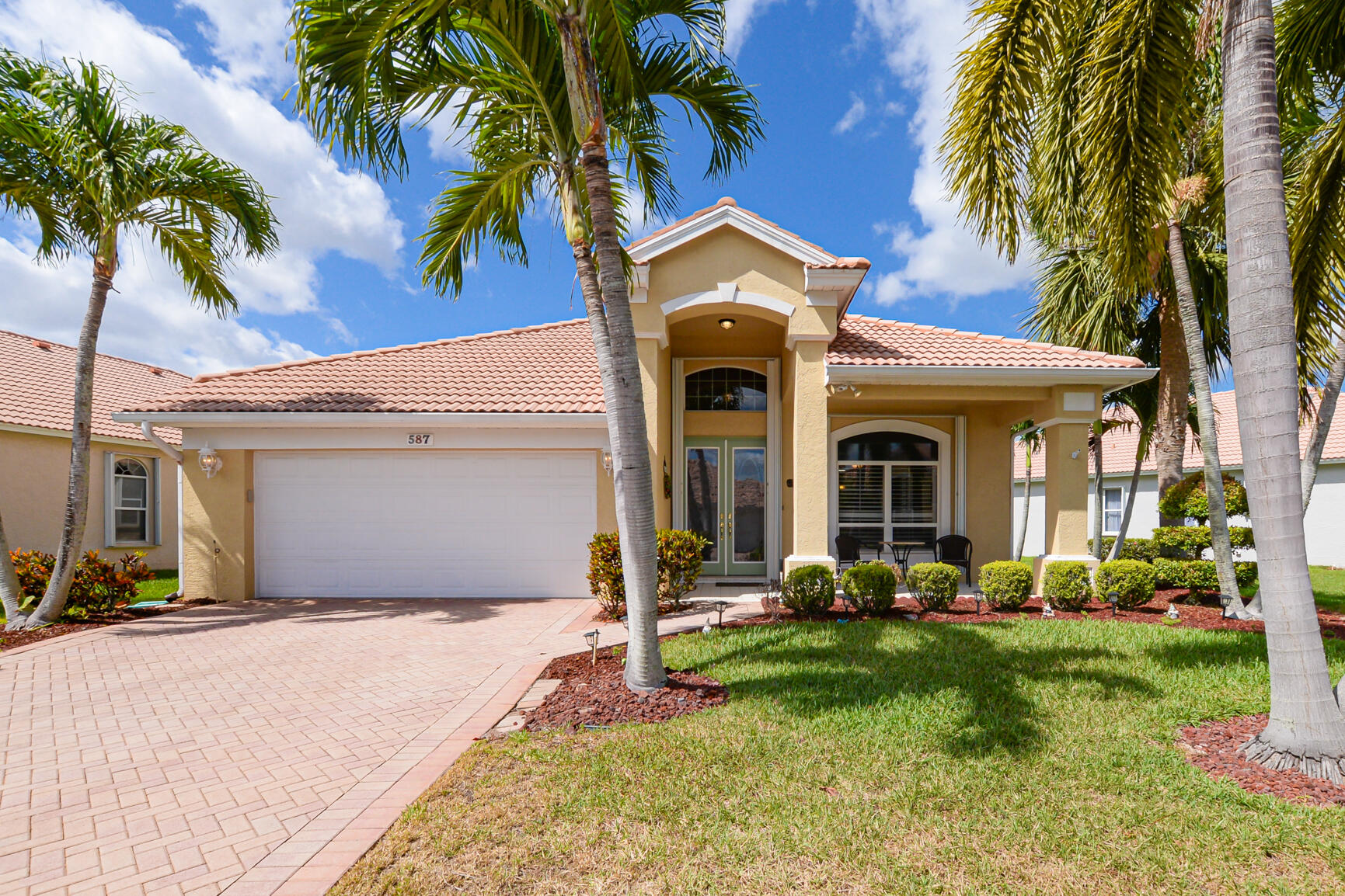 587 NW Lambrusco Drive, Port St. Lucie