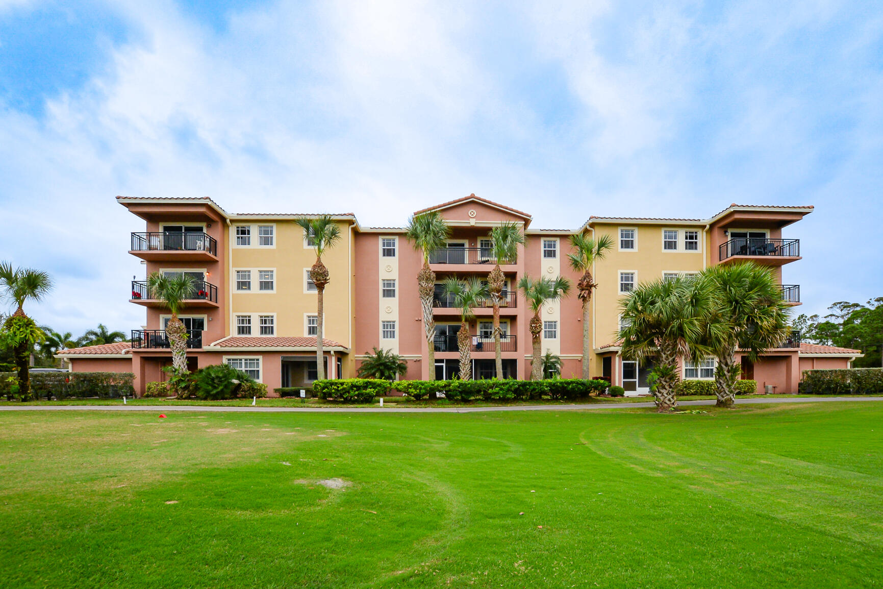 4190 Gator Greens Way 35