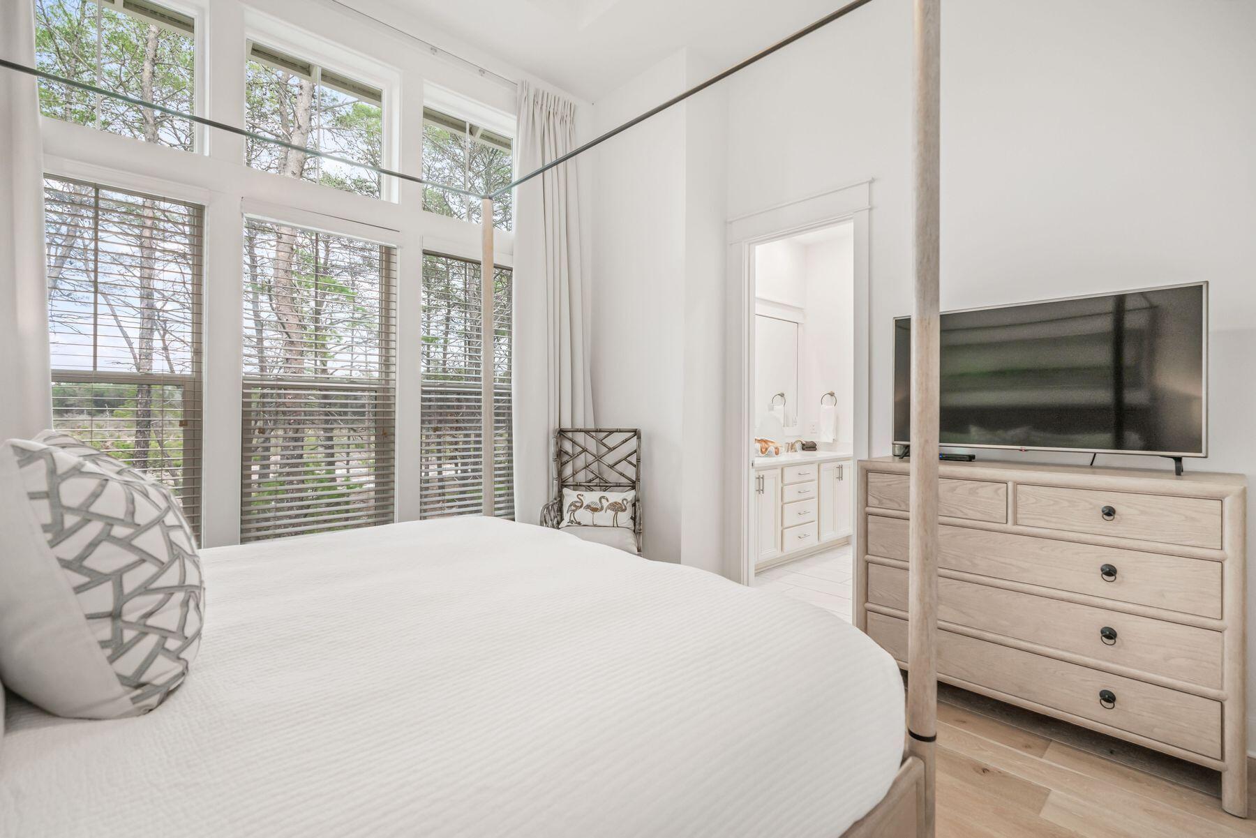 100 E Pine Lands Loop Unit: Unit B