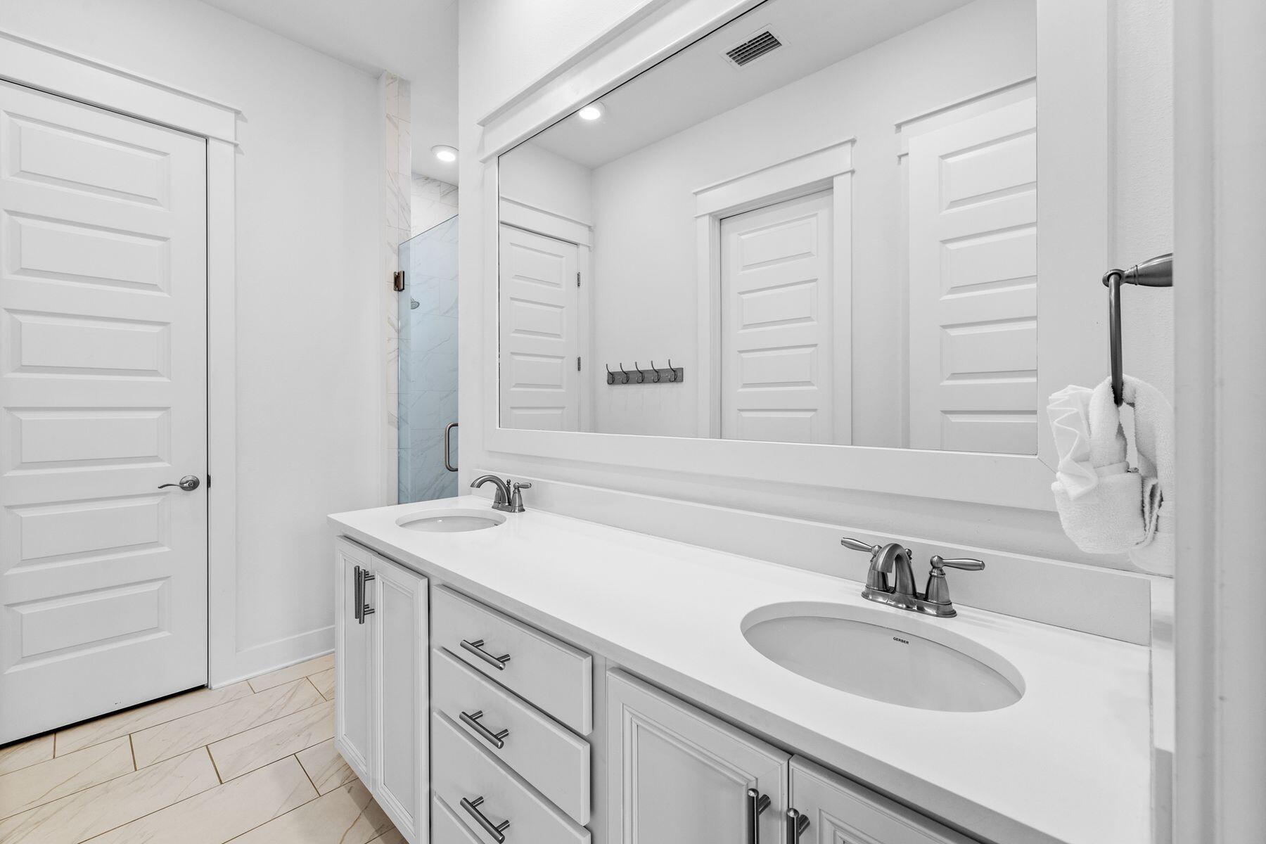 125 W Pine Lands Loop, C