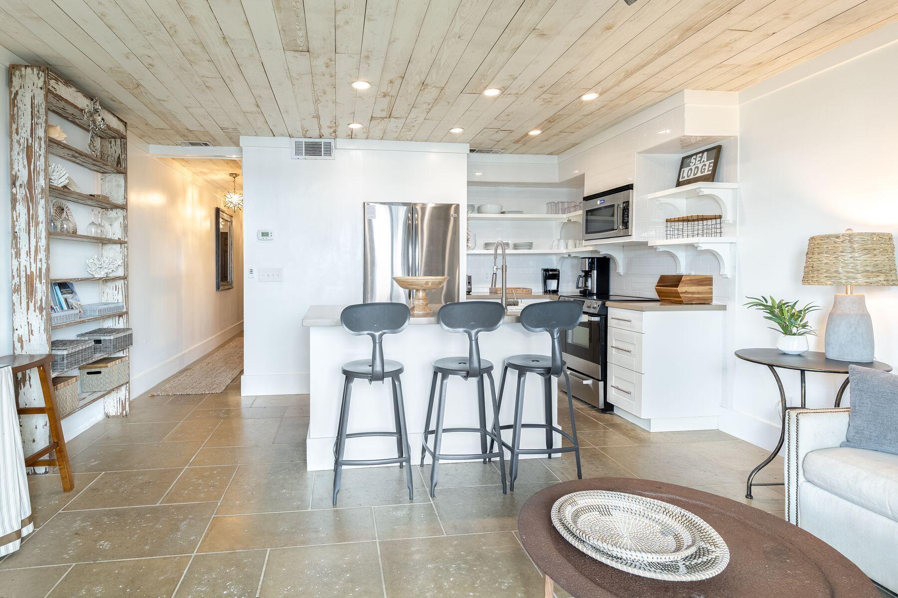 3692 E County Highway 30A, Unit 16