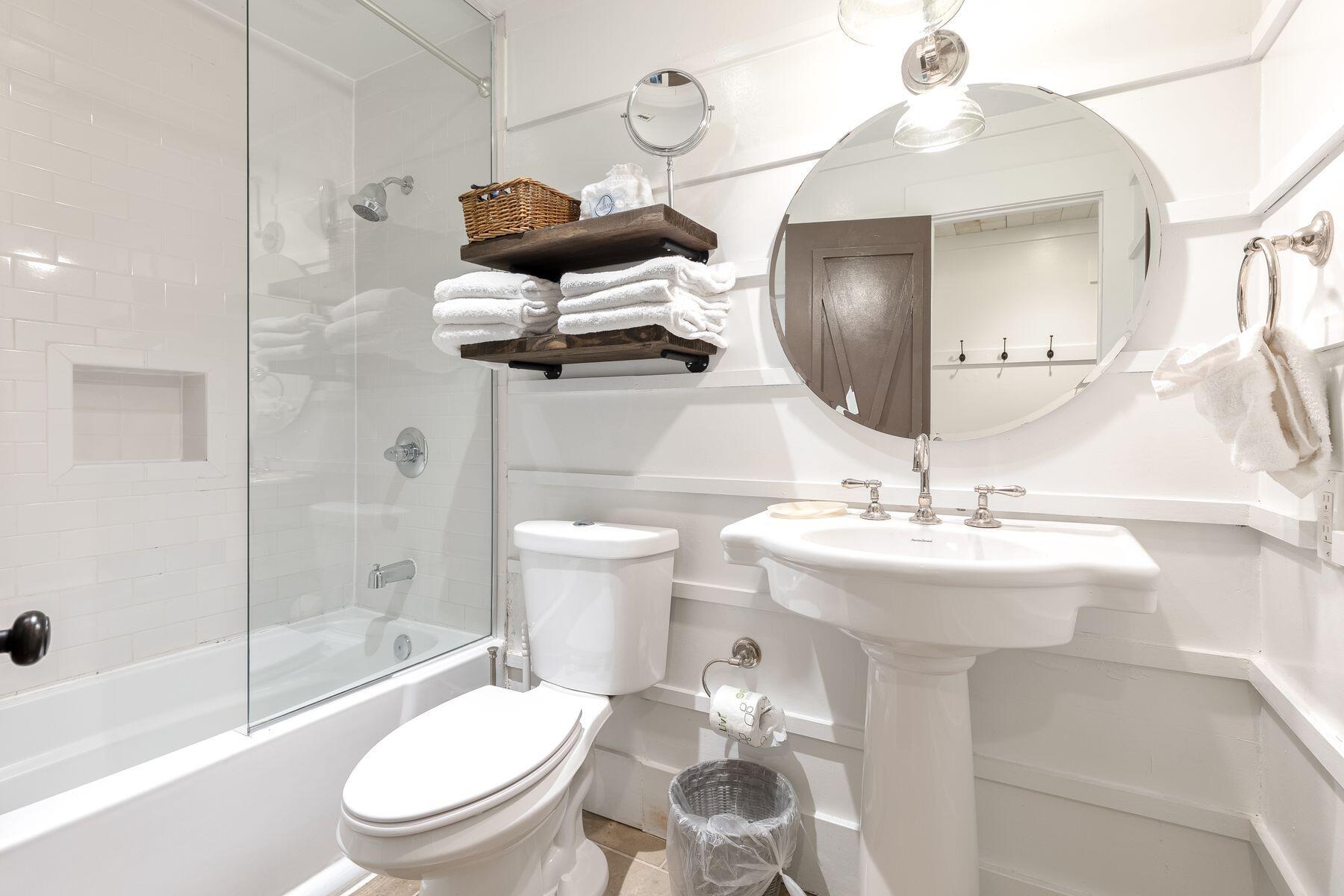 3692 E County Highway 30A, Unit 16