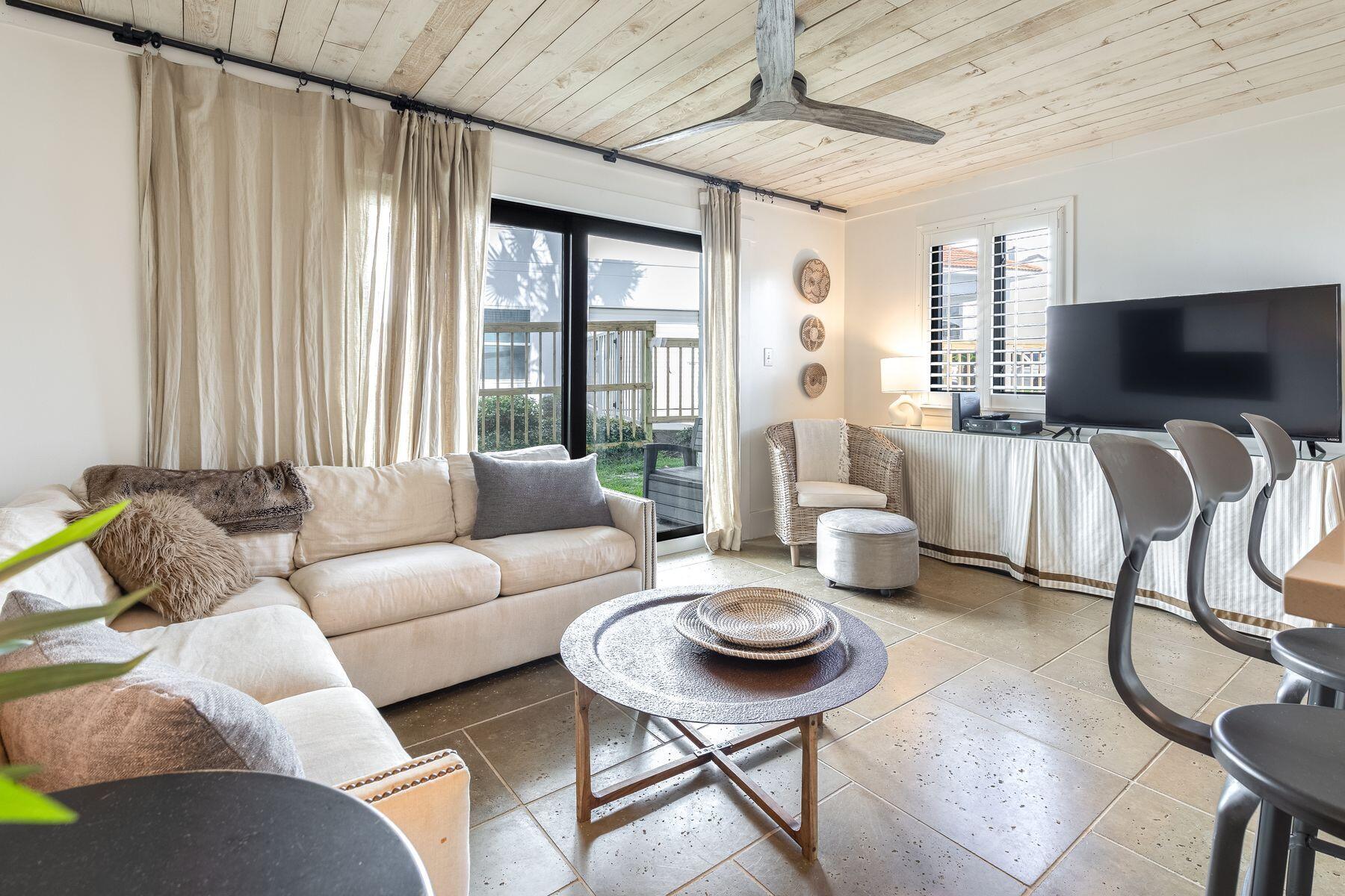 3692 E County Highway 30A, Unit 16