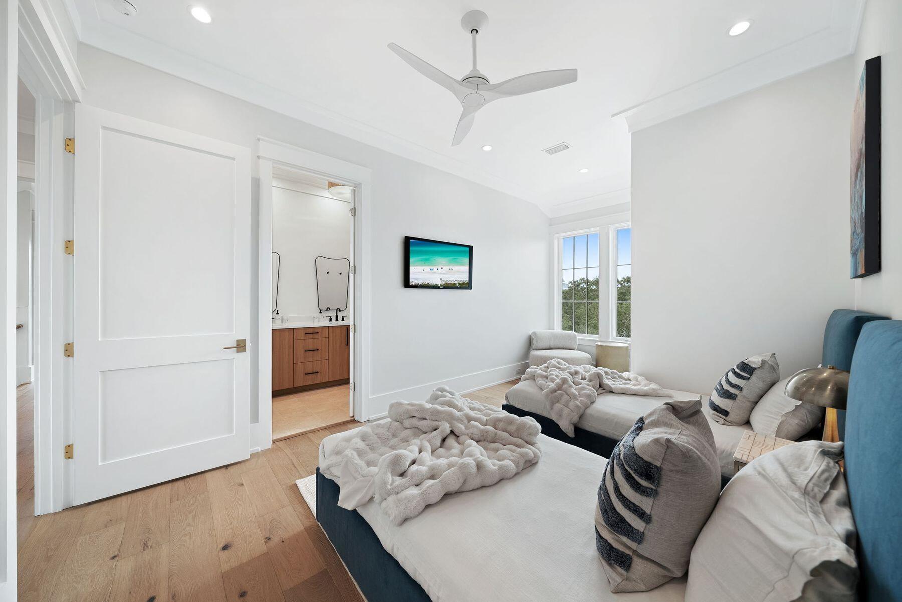 2900 S County Hwy 395