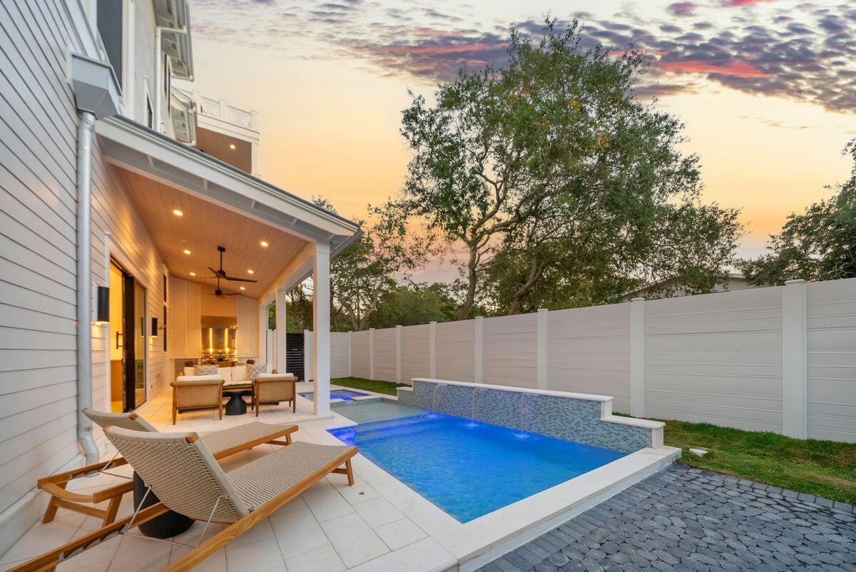 2900 S County Hwy 395