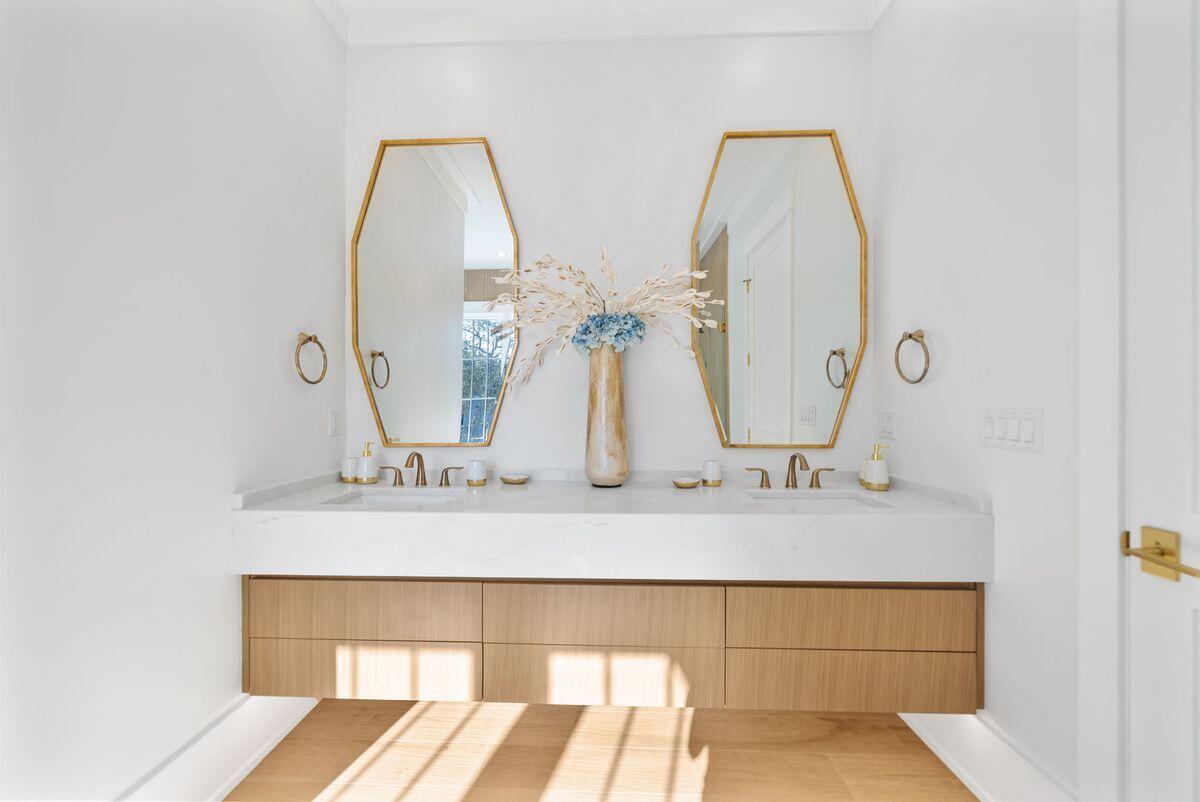 2900 S County Hwy 395