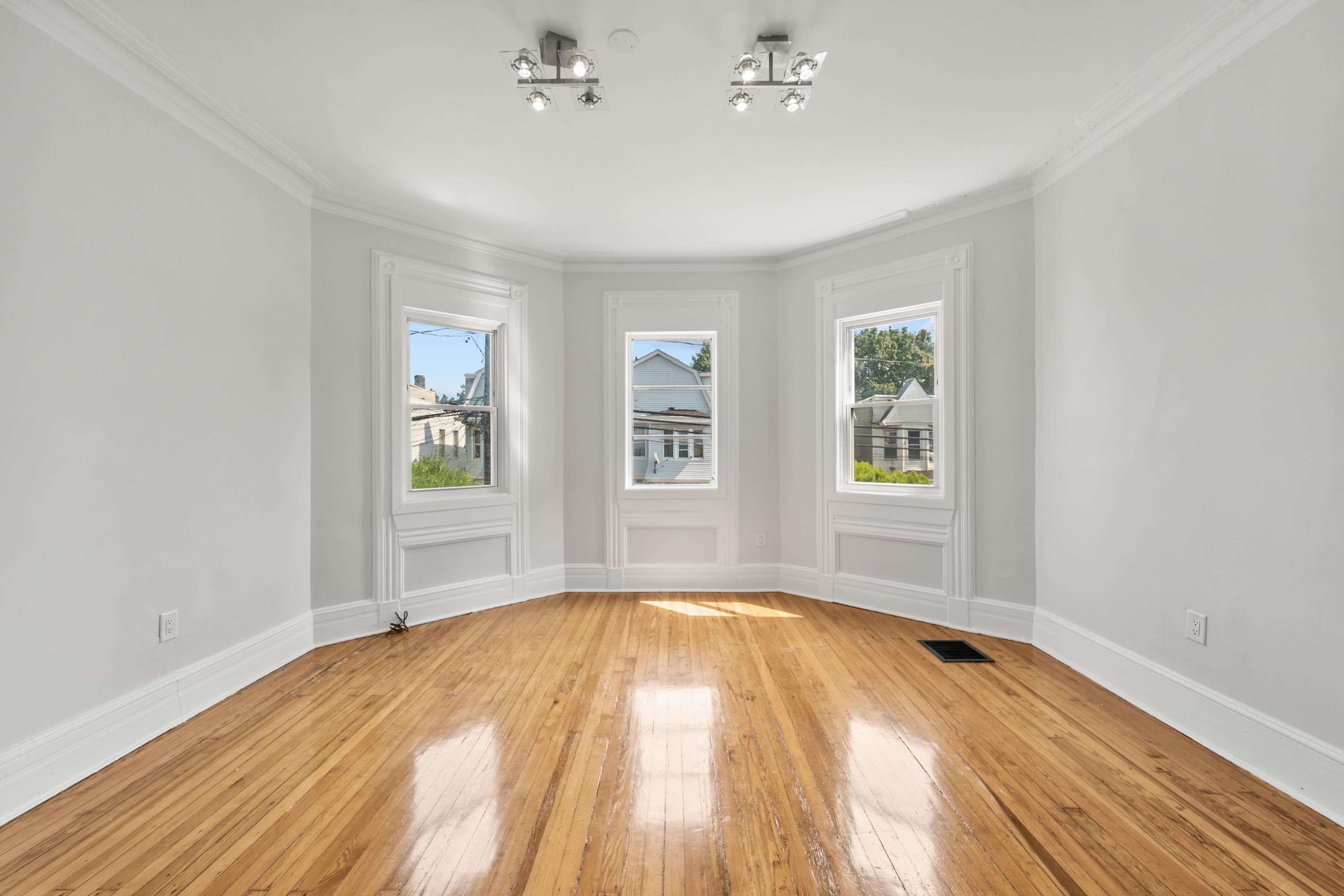 117 RANDOLPH AVE Unit: 1