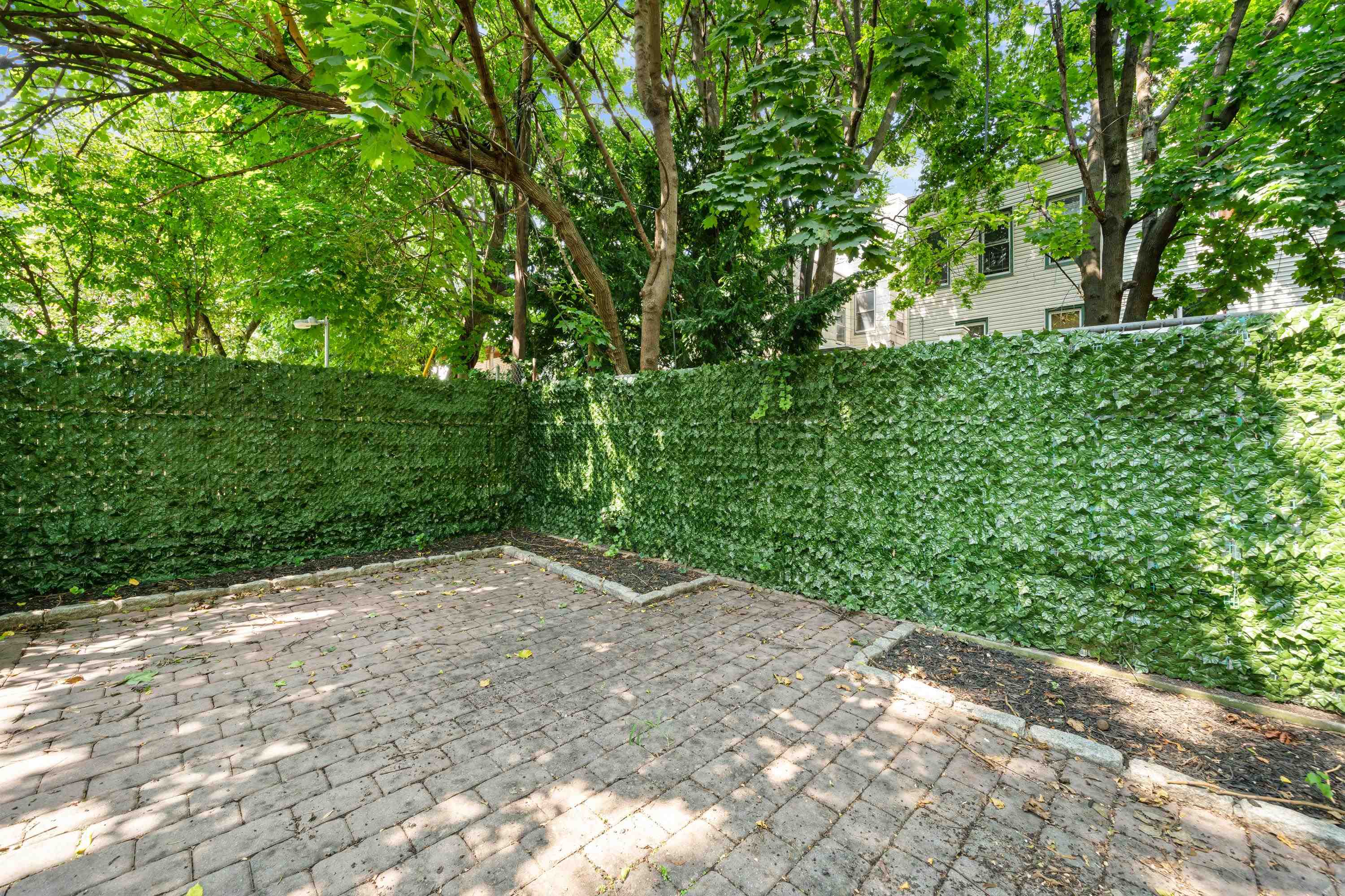 376 FORREST ST Unit: 1