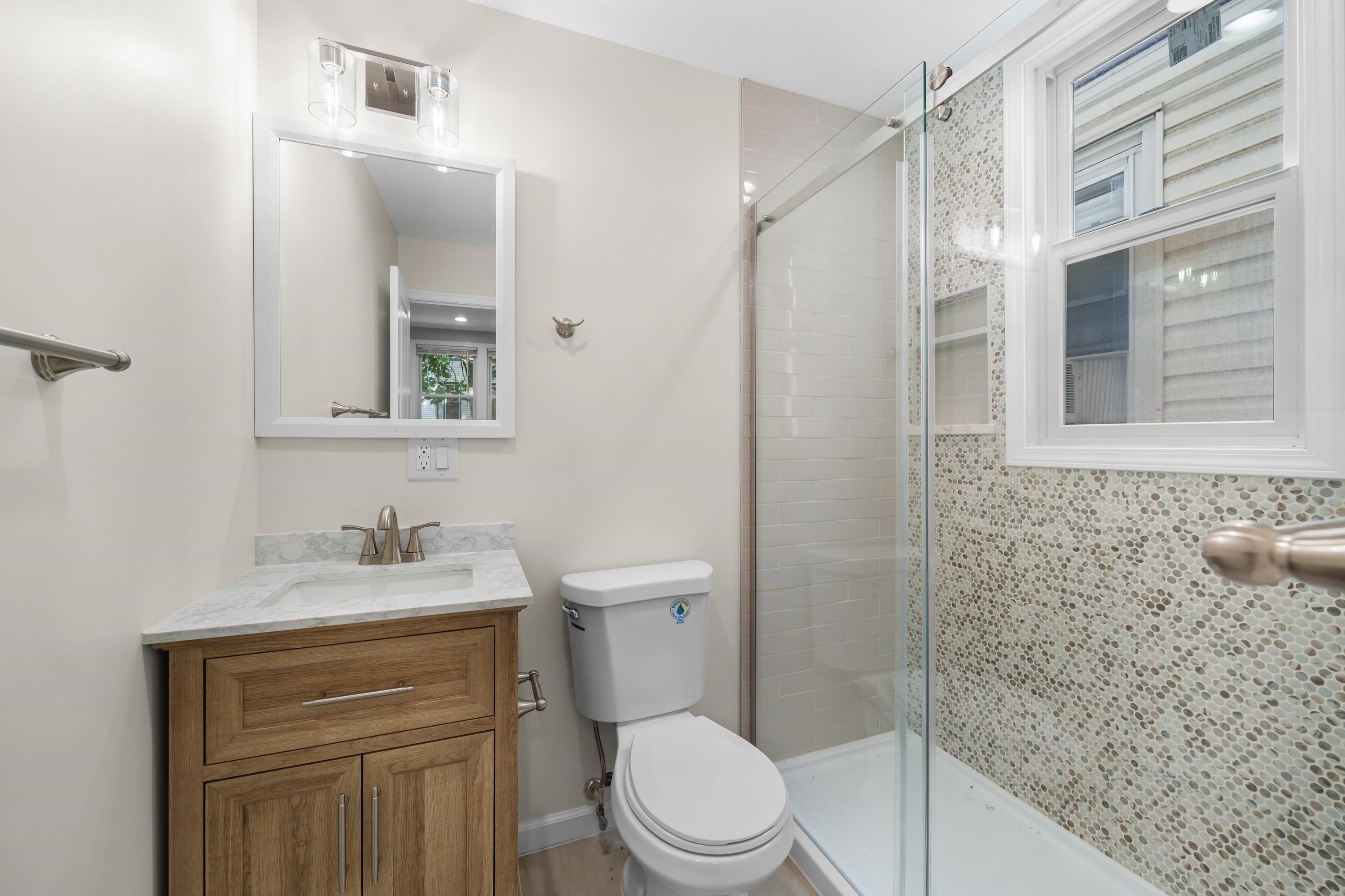 376 FORREST ST Unit: 1