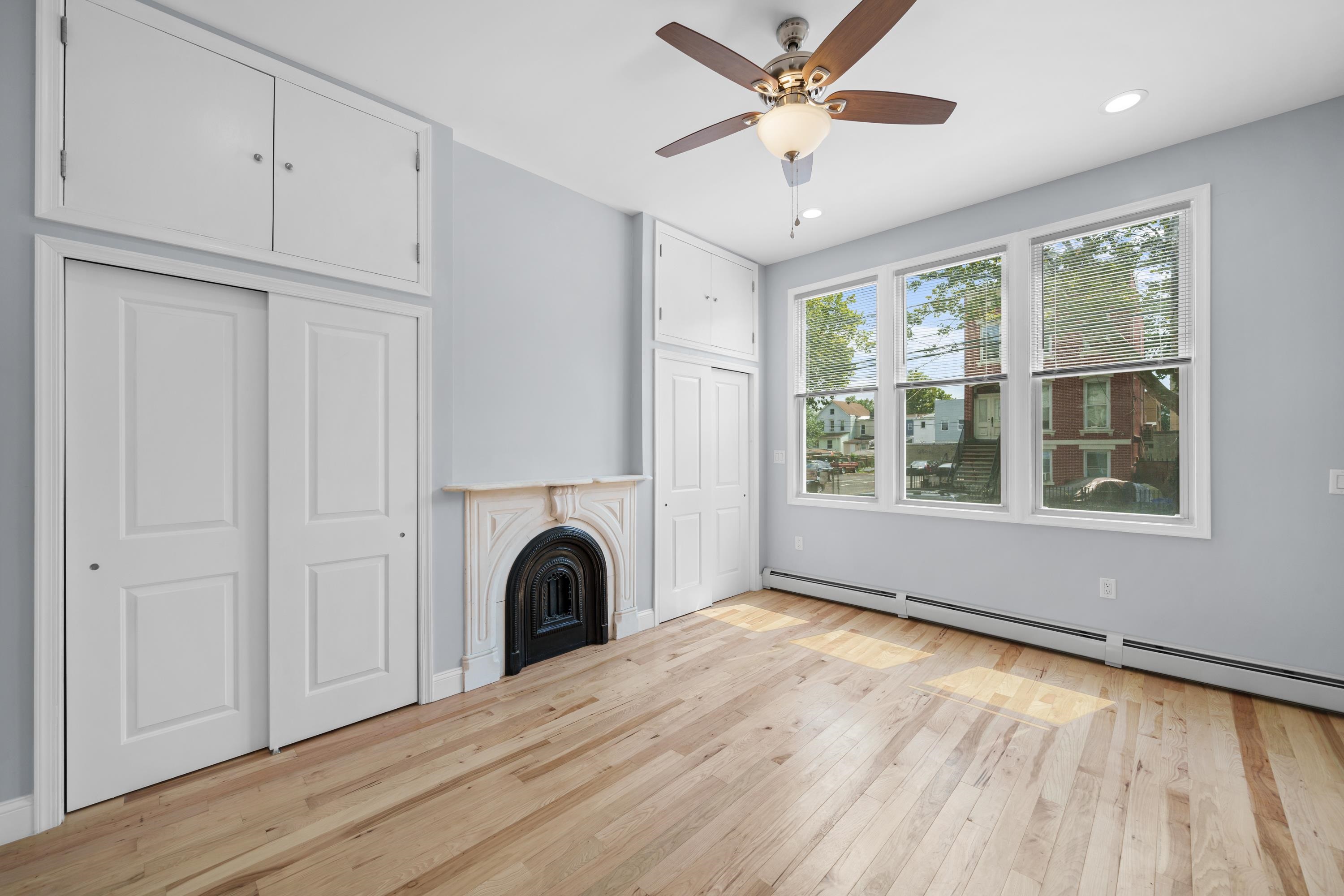 376 FORREST ST Unit: 1
