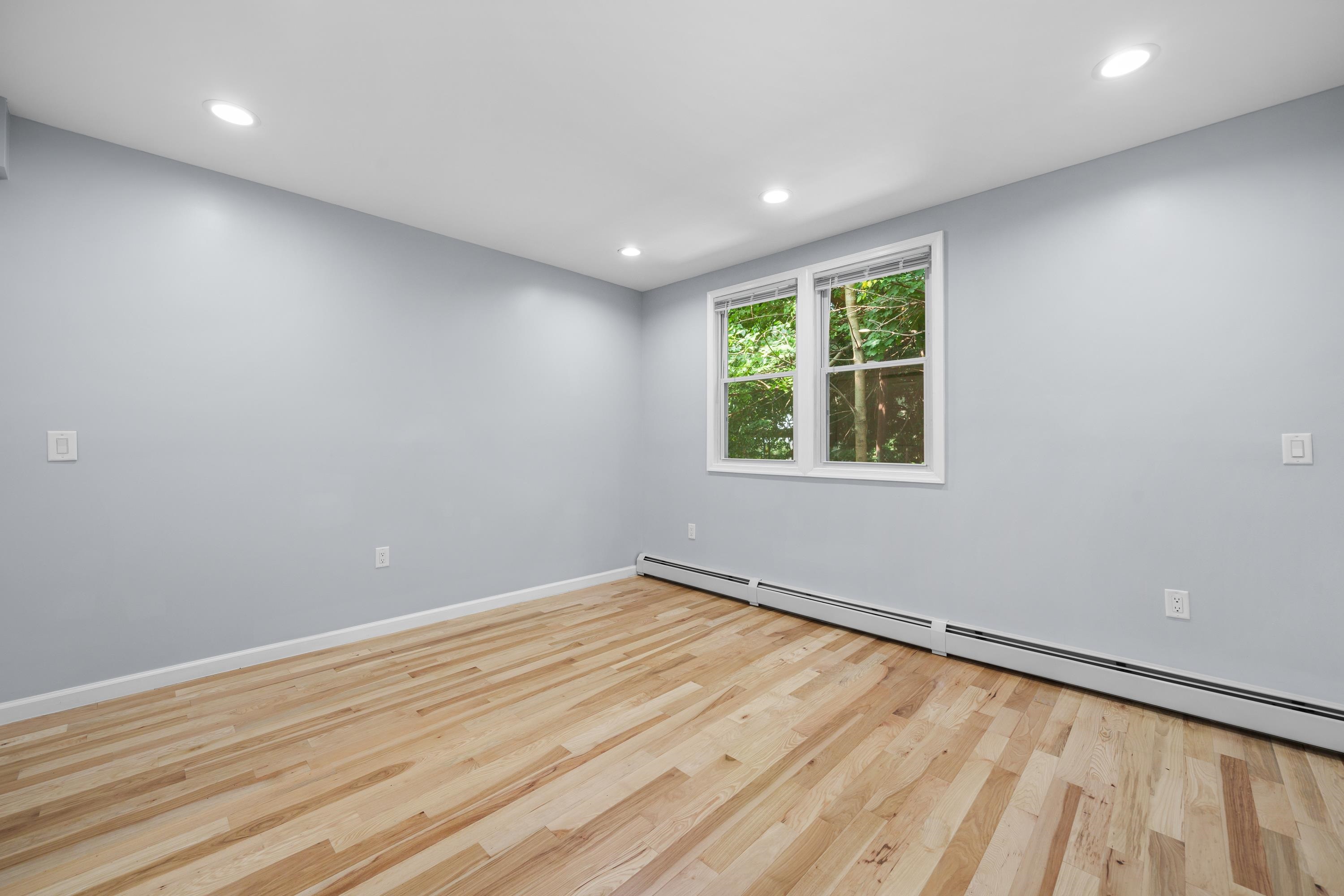 376 FORREST ST Unit: 1